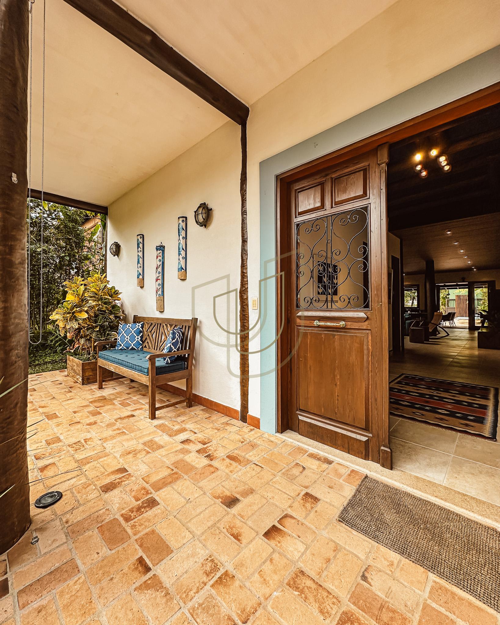 Sobrado Cl&aacute;ssico com 6 su&iacute;tes na Praia da Baleia - S&atilde;o Sebasti&atilde;o/SP  São Sebastião - 