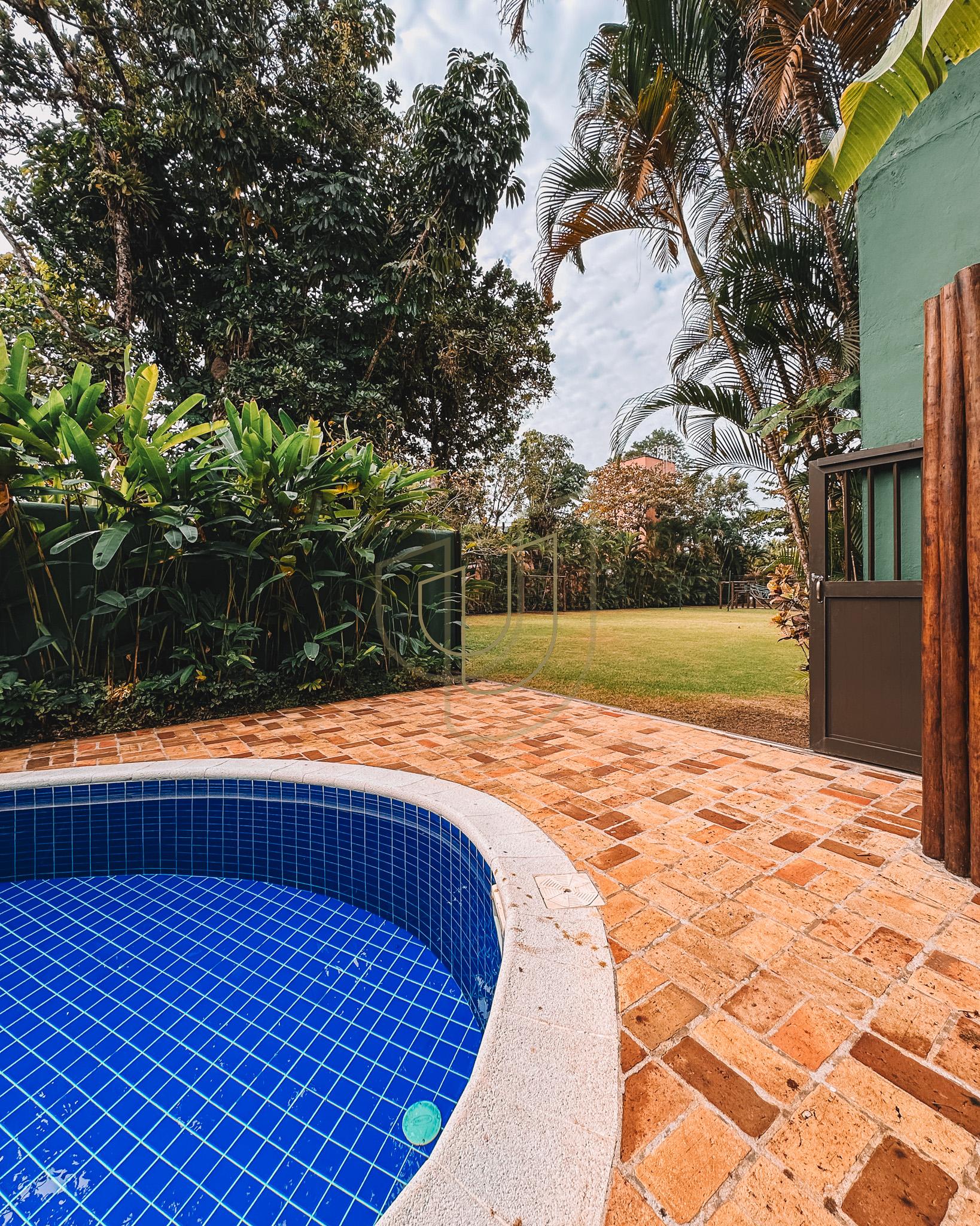Sobrado Cl&aacute;ssico com 6 su&iacute;tes na Praia da Baleia - S&atilde;o Sebasti&atilde;o/SP  São Sebastião - 