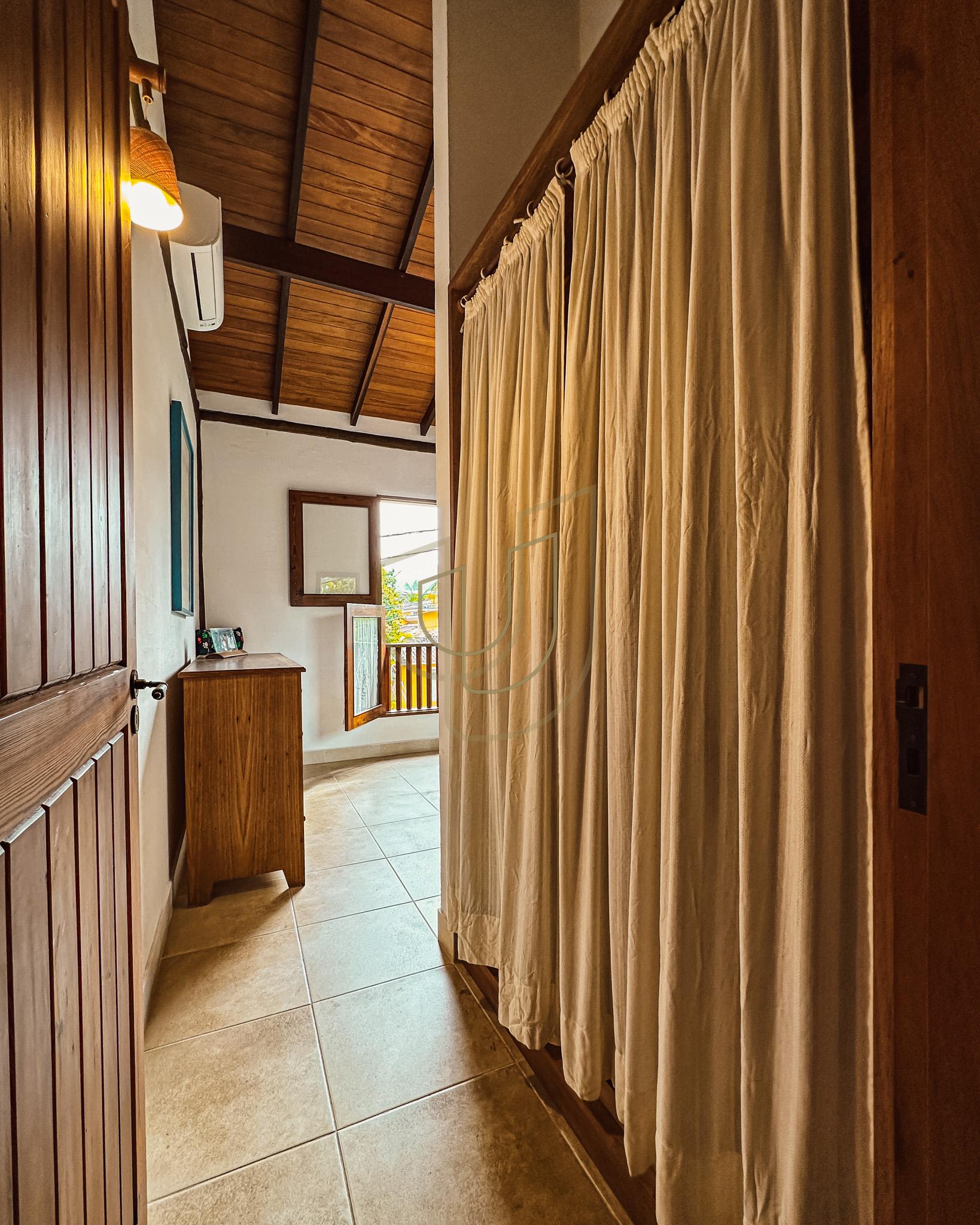 Sobrado Cl&aacute;ssico com 6 su&iacute;tes na Praia da Baleia - S&atilde;o Sebasti&atilde;o/SP  São Sebastião - 