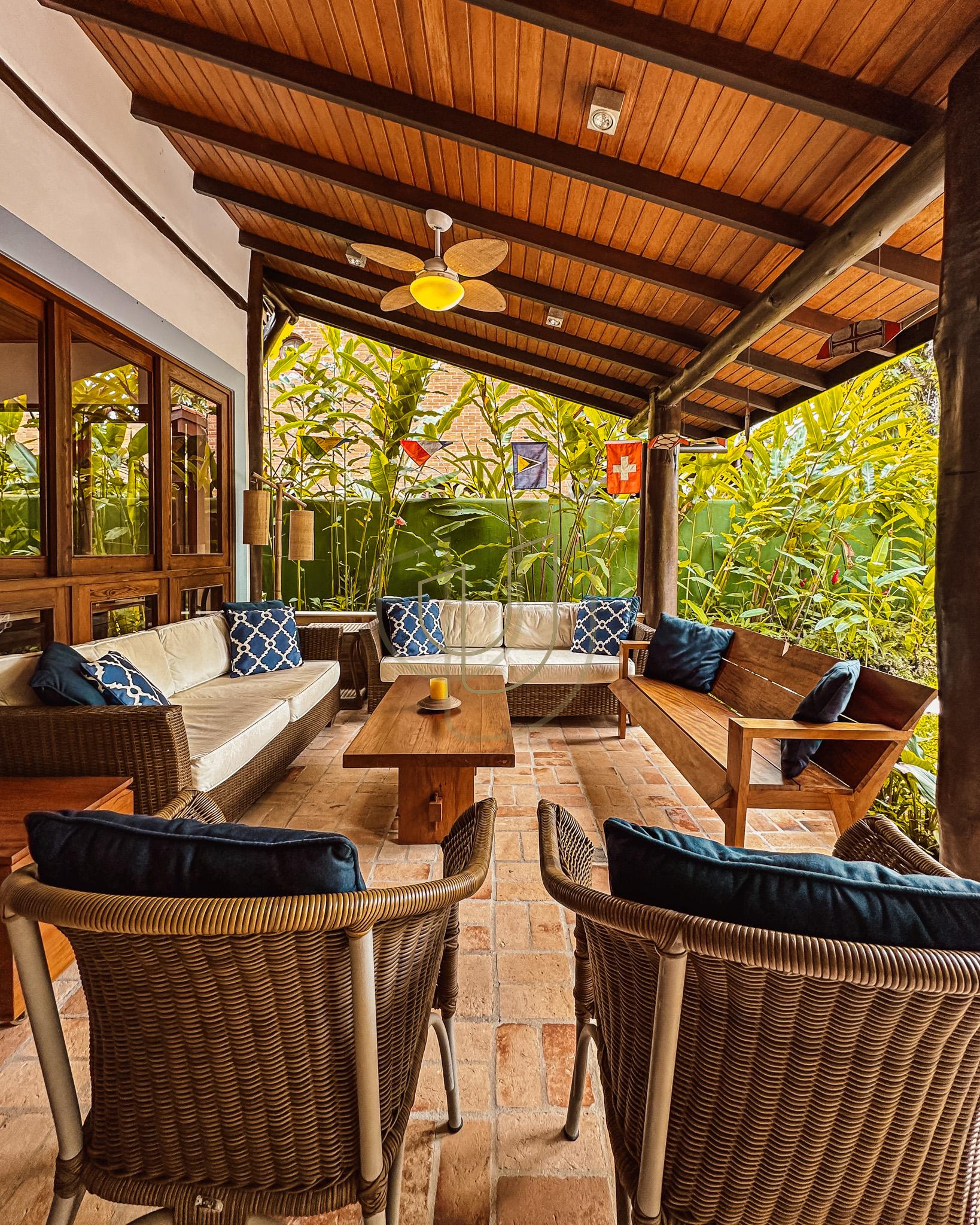 Sobrado Cl&aacute;ssico com 6 su&iacute;tes na Praia da Baleia - S&atilde;o Sebasti&atilde;o/SP  São Sebastião - 