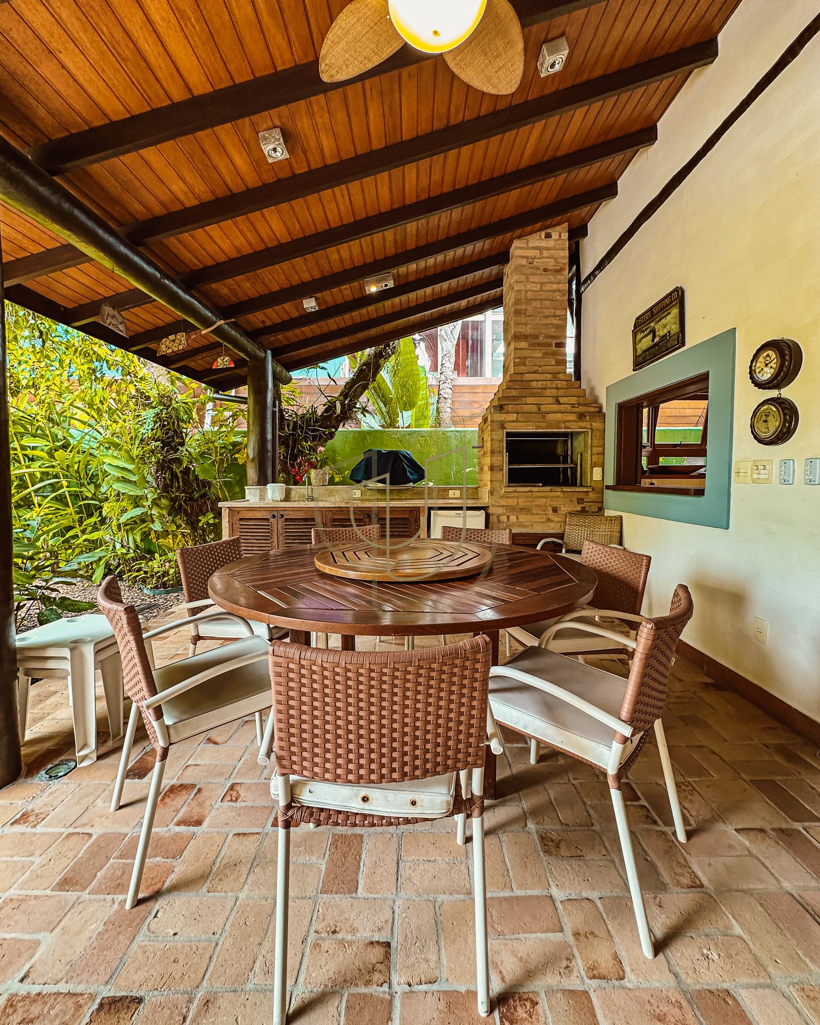 Sobrado Cl&aacute;ssico com 6 su&iacute;tes na Praia da Baleia - S&atilde;o Sebasti&atilde;o/SP  São Sebastião - 