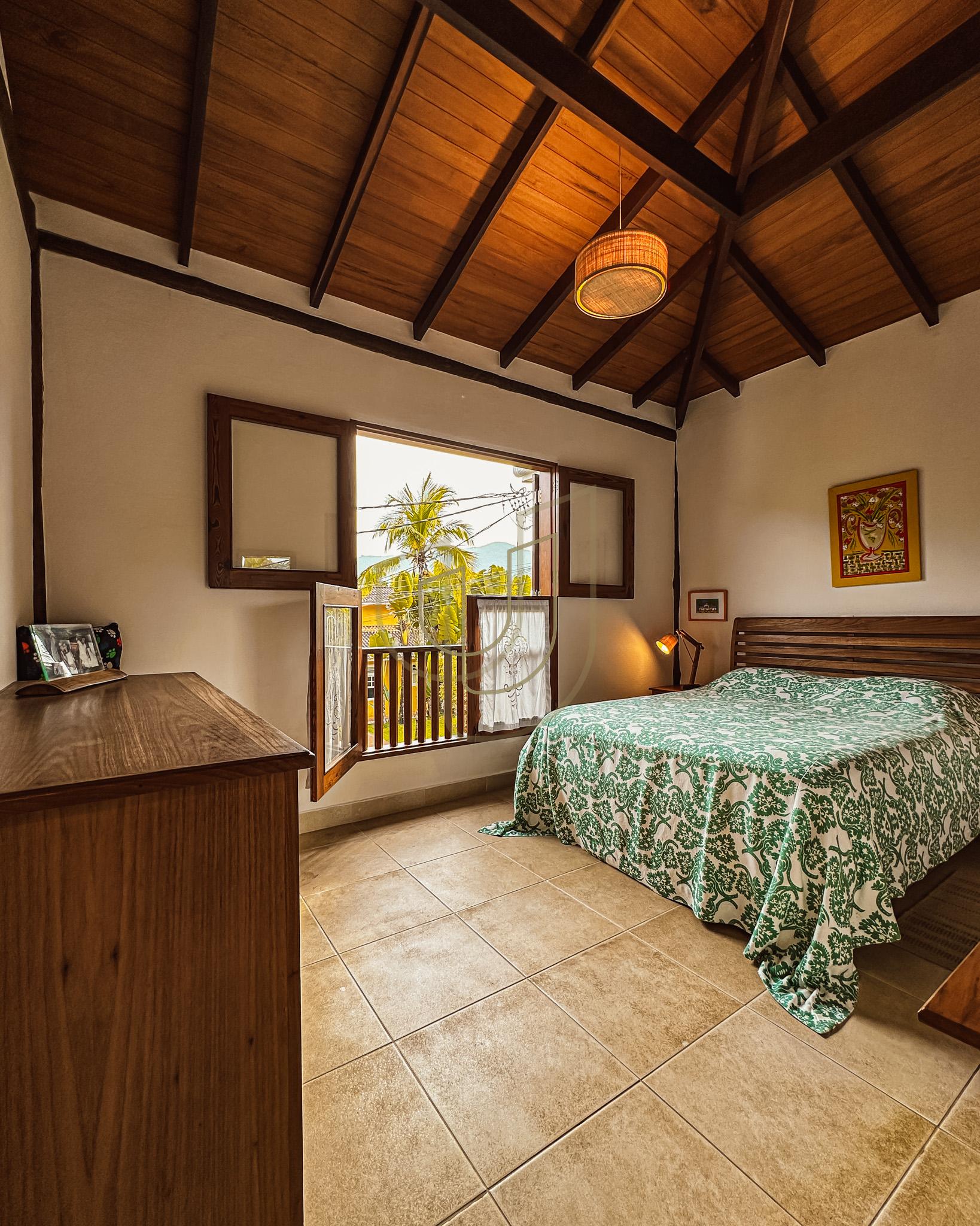 Sobrado Cl&aacute;ssico com 6 su&iacute;tes na Praia da Baleia - S&atilde;o Sebasti&atilde;o/SP  São Sebastião - 