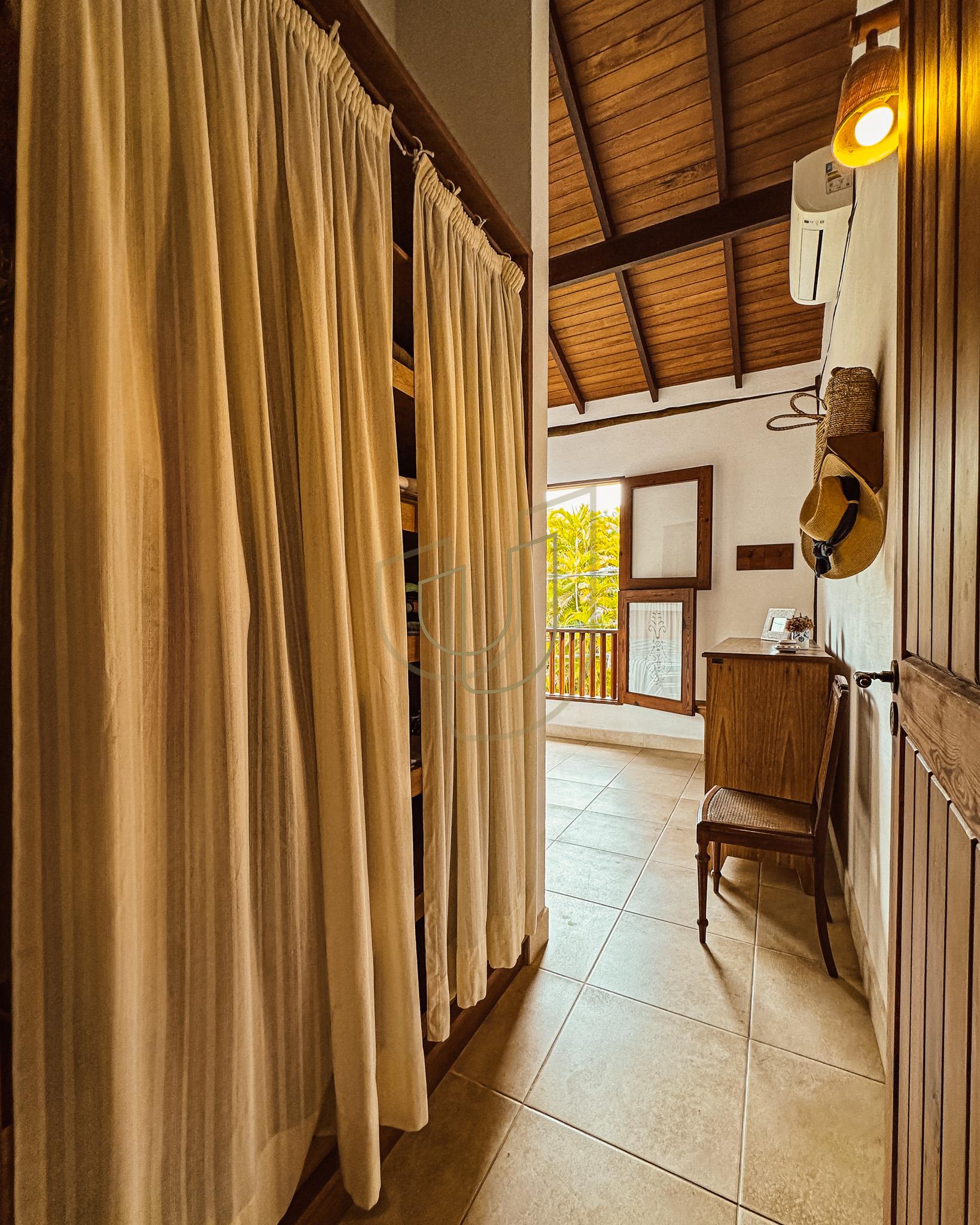 Sobrado Cl&aacute;ssico com 6 su&iacute;tes na Praia da Baleia - S&atilde;o Sebasti&atilde;o/SP  São Sebastião - 