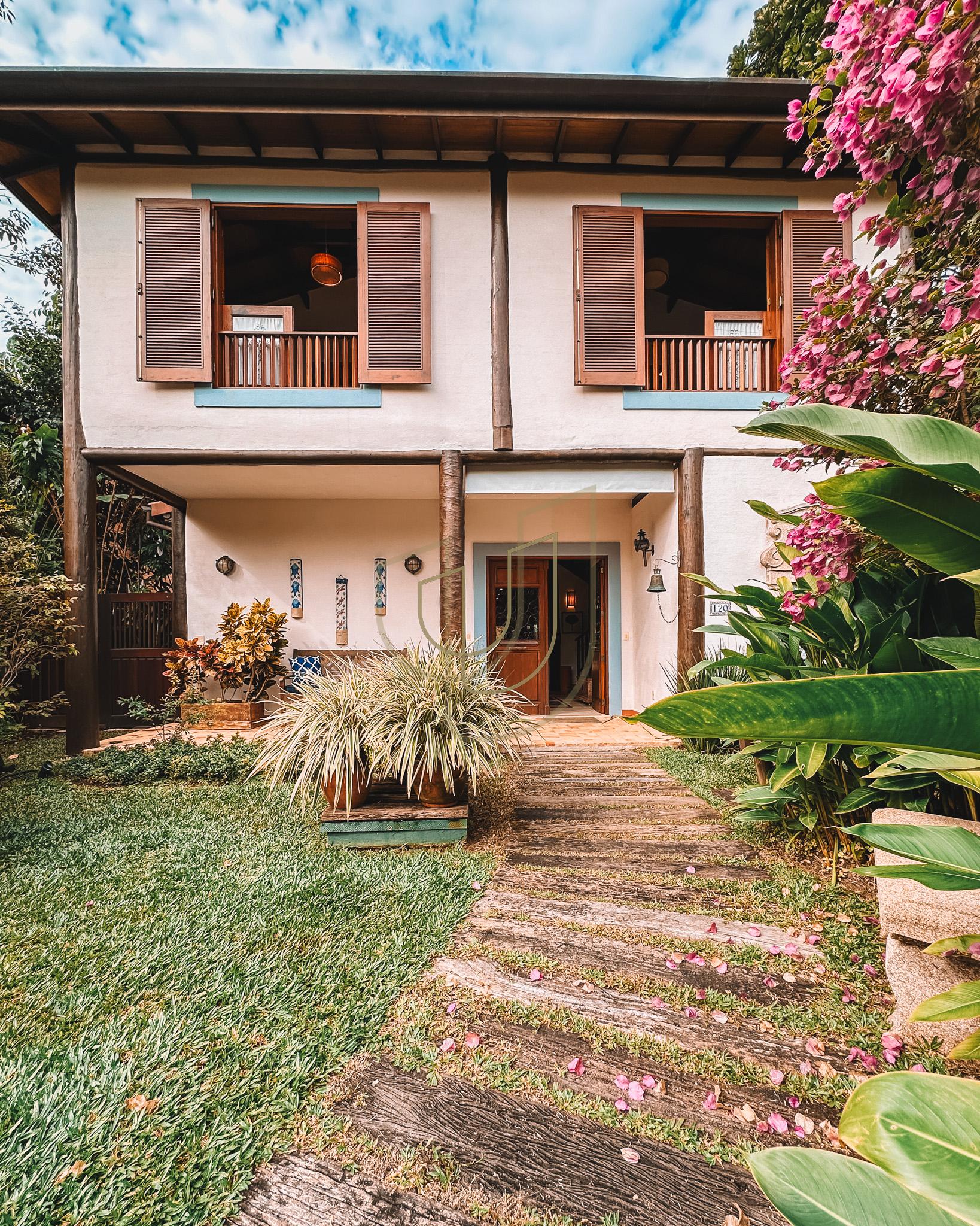 Sobrado Cl&aacute;ssico com 6 su&iacute;tes na Praia da Baleia - S&atilde;o Sebasti&atilde;o/SP  São Sebastião - 