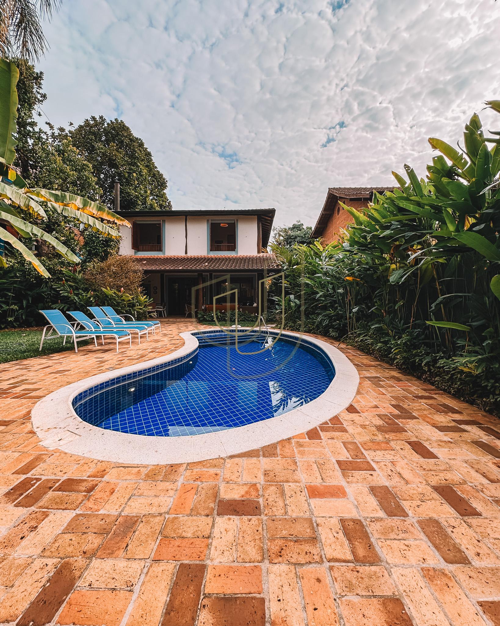 Sobrado Cl&aacute;ssico com 6 su&iacute;tes na Praia da Baleia - S&atilde;o Sebasti&atilde;o/SP  São Sebastião - 