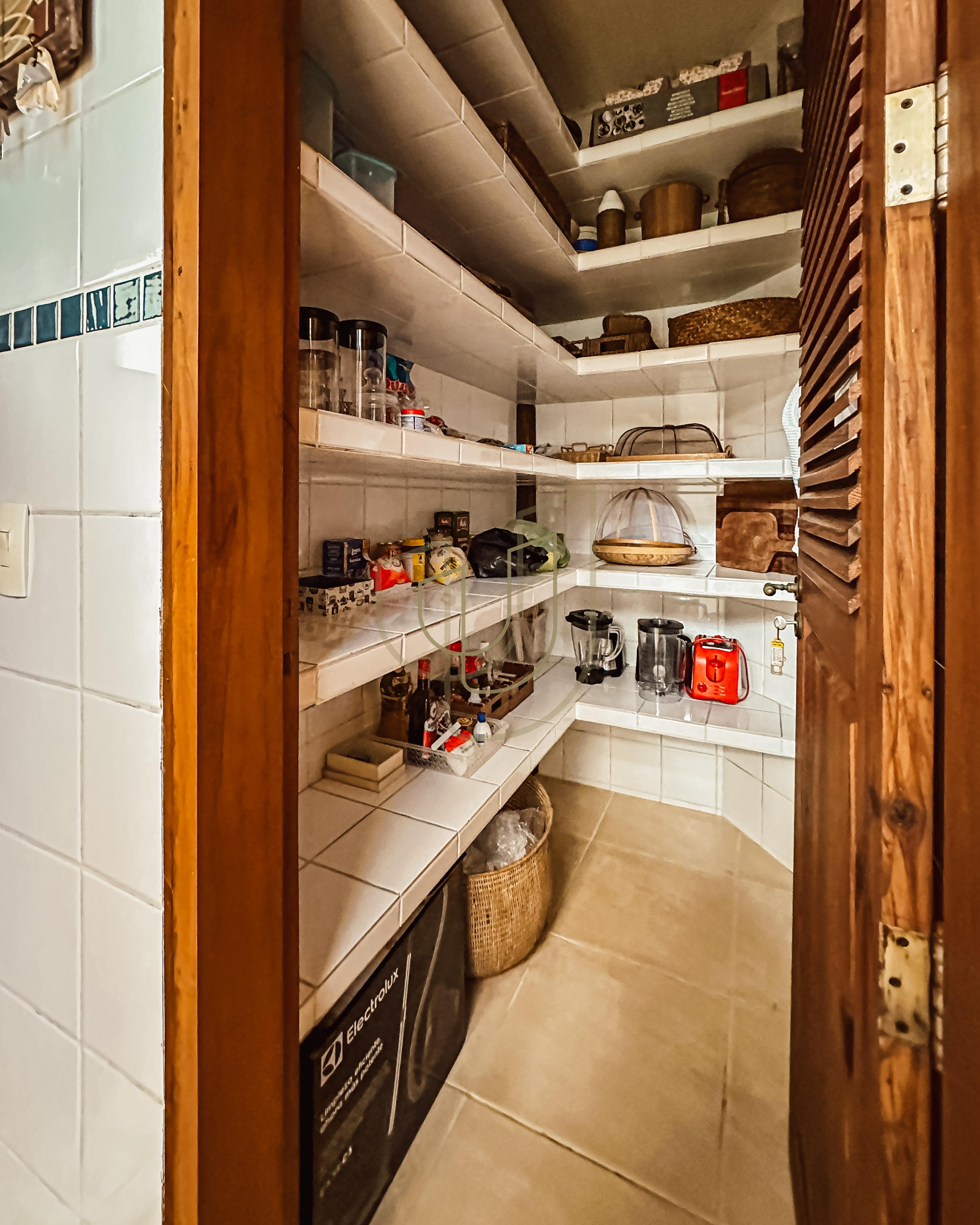 Sobrado Cl&aacute;ssico com 6 su&iacute;tes na Praia da Baleia - S&atilde;o Sebasti&atilde;o/SP  São Sebastião - 