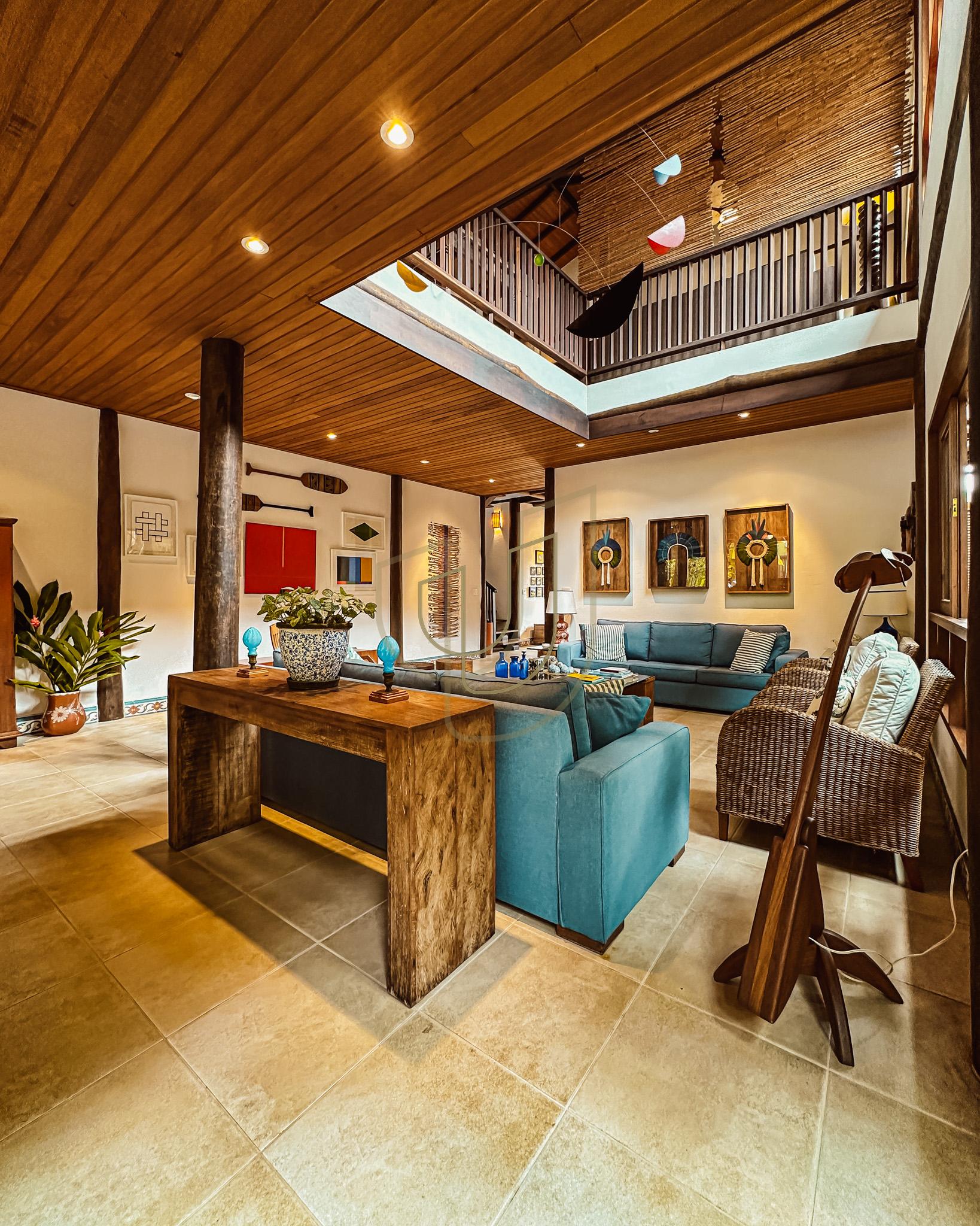 Sobrado Cl&aacute;ssico com 6 su&iacute;tes na Praia da Baleia - S&atilde;o Sebasti&atilde;o/SP  São Sebastião - 