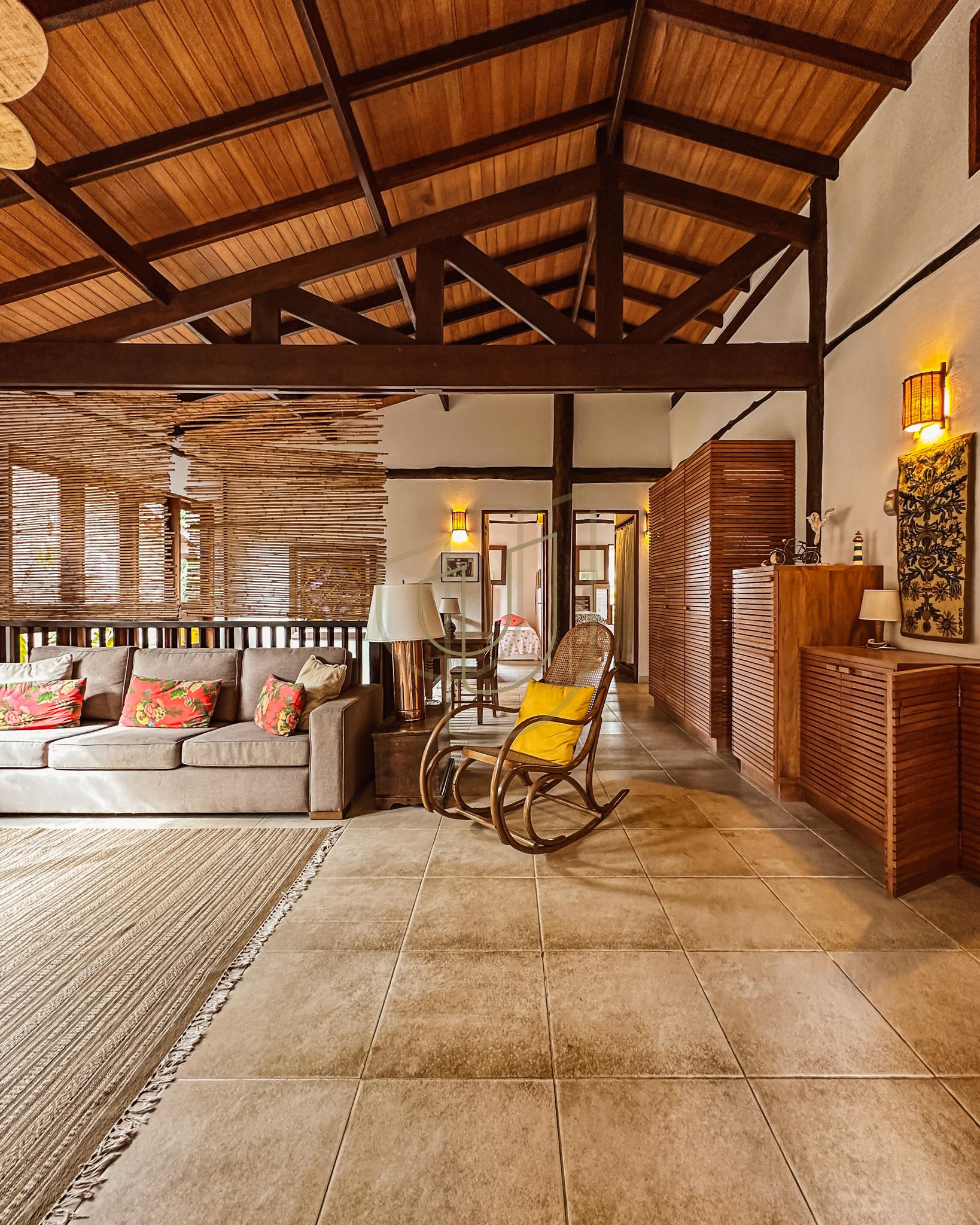 Sobrado Cl&aacute;ssico com 6 su&iacute;tes na Praia da Baleia - S&atilde;o Sebasti&atilde;o/SP  São Sebastião - 