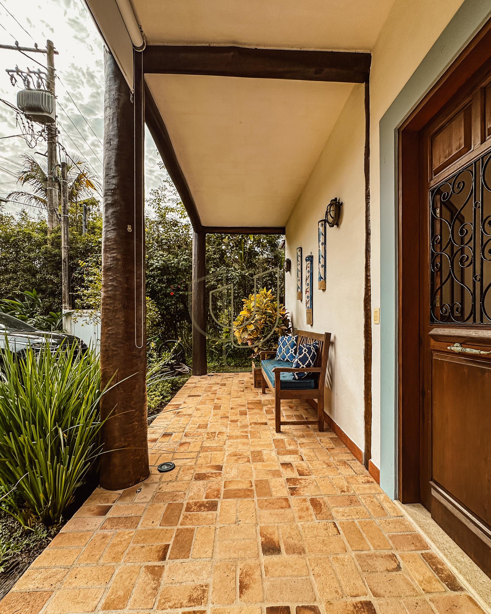 Sobrado Cl&aacute;ssico com 6 su&iacute;tes na Praia da Baleia - S&atilde;o Sebasti&atilde;o/SP  São Sebastião - 