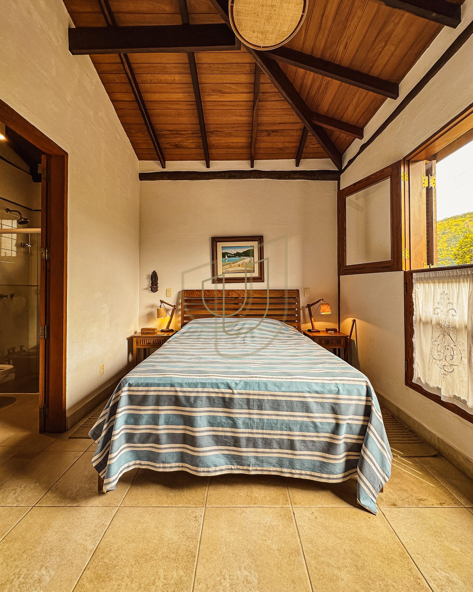 Sobrado Cl&aacute;ssico com 6 su&iacute;tes na Praia da Baleia - S&atilde;o Sebasti&atilde;o/SP  São Sebastião - 