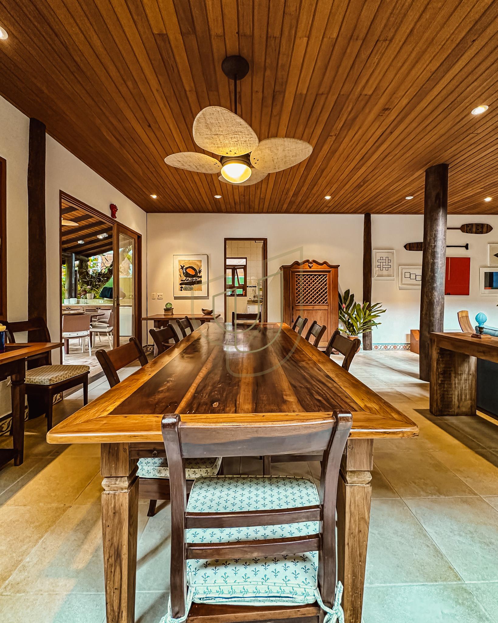 Sobrado Cl&aacute;ssico com 6 su&iacute;tes na Praia da Baleia - S&atilde;o Sebasti&atilde;o/SP  São Sebastião - 