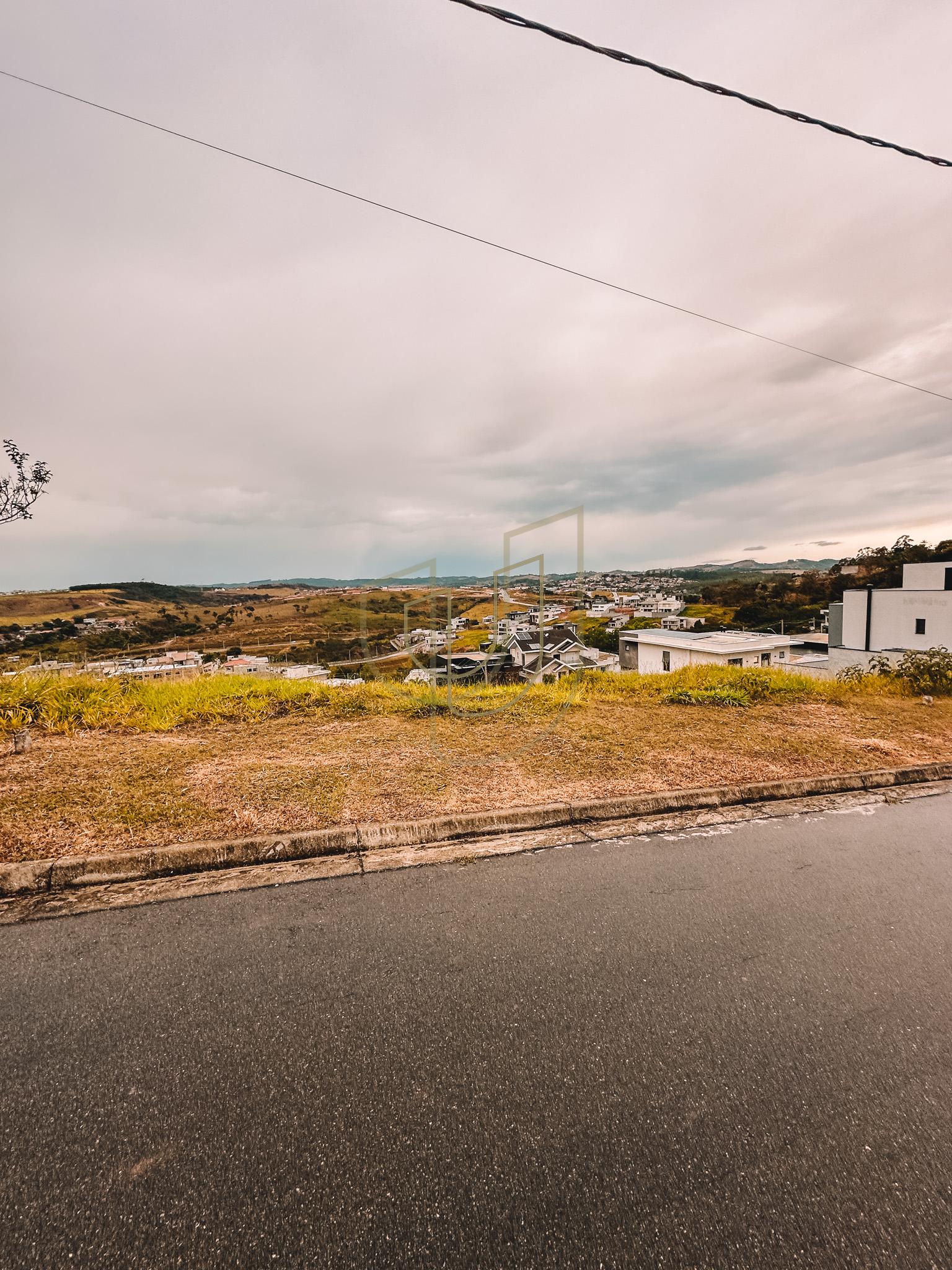 Terreno de 361m&sup2; no condom&iacute;nio Verana - S&atilde;o Jos&eacute; dos Campos/SP  São José dos Campos - 
