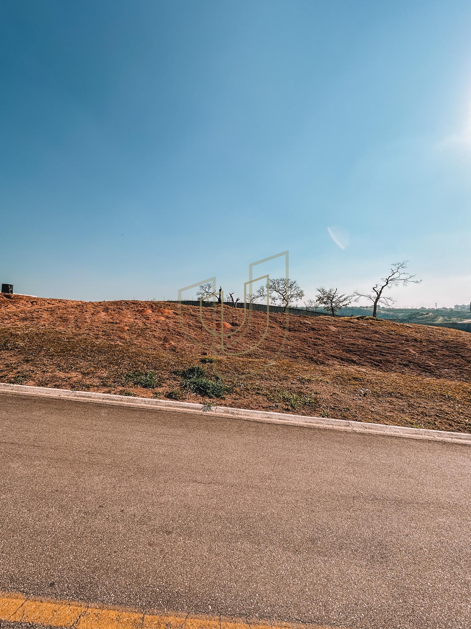 Terreno de 790m&sup2; no condom&iacute;nio Altos da Quinta - S&atilde;o Jos&eacute; dos Campos/SP  São José dos Campos - 