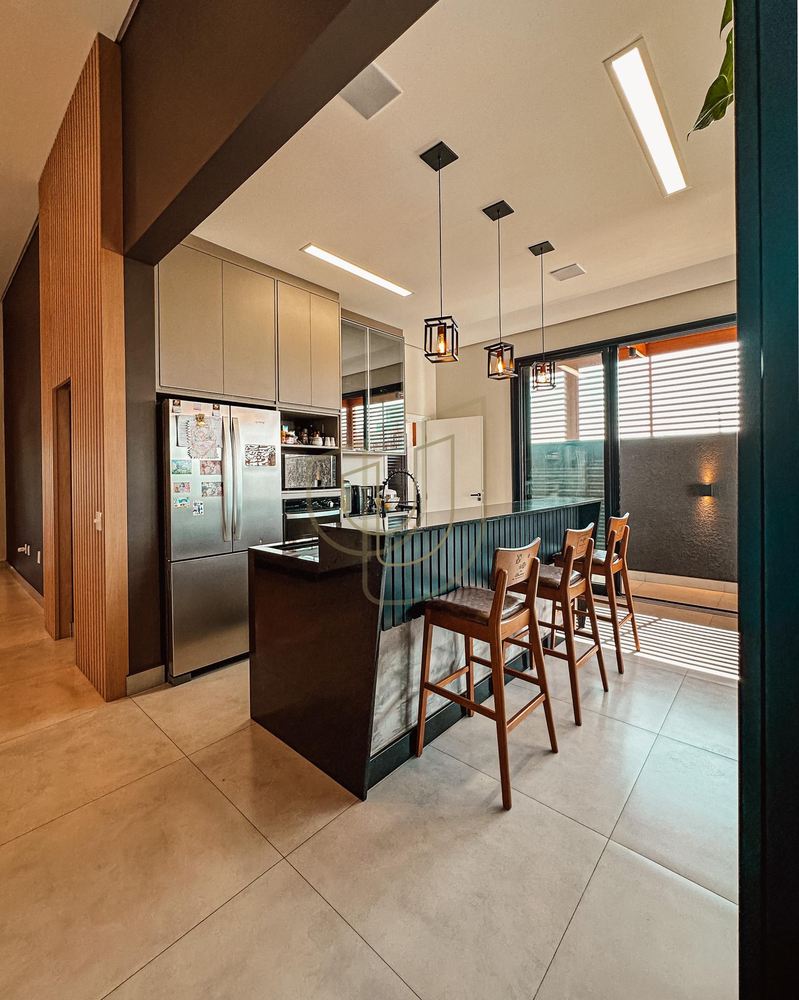 Casa T&eacute;rrea com 3 Dormit&oacute;rios no Santa M&ocirc;nica - Ca&ccedil;apava/SP  Caçapava - 