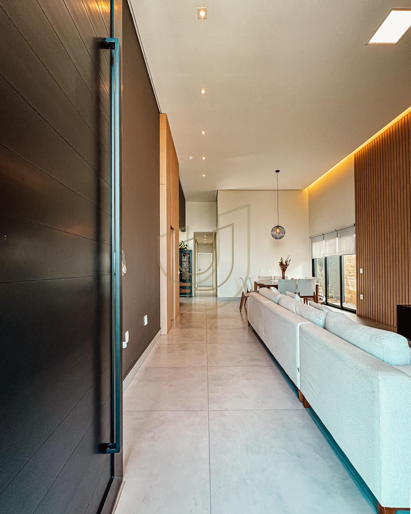 Casa T&eacute;rrea com 3 Dormit&oacute;rios no Santa M&ocirc;nica - Ca&ccedil;apava/SP  Caçapava - 