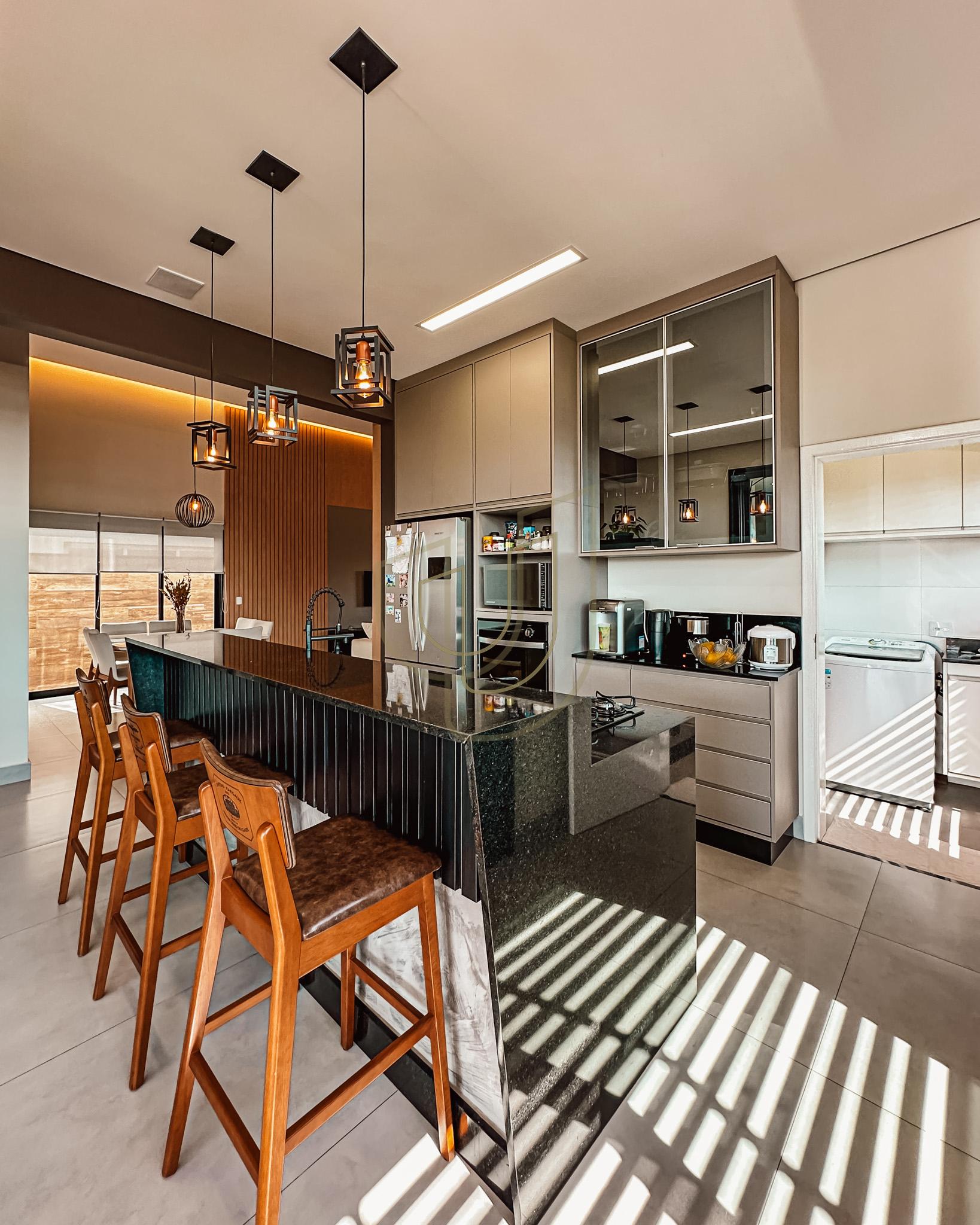 Casa T&eacute;rrea com 3 Dormit&oacute;rios no Santa M&ocirc;nica - Ca&ccedil;apava/SP  Caçapava - 