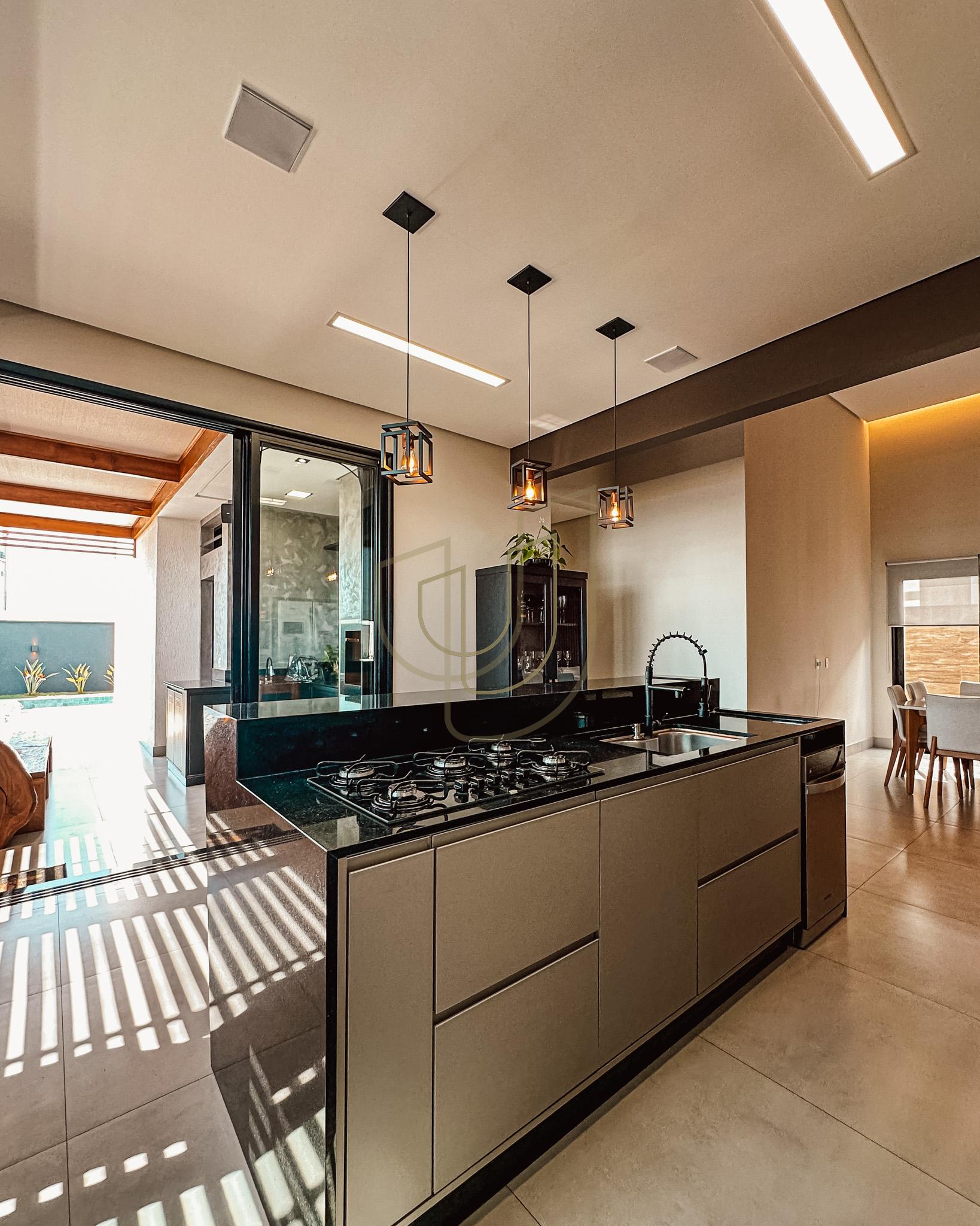 Casa T&eacute;rrea com 3 Dormit&oacute;rios no Santa M&ocirc;nica - Ca&ccedil;apava/SP  Caçapava - 