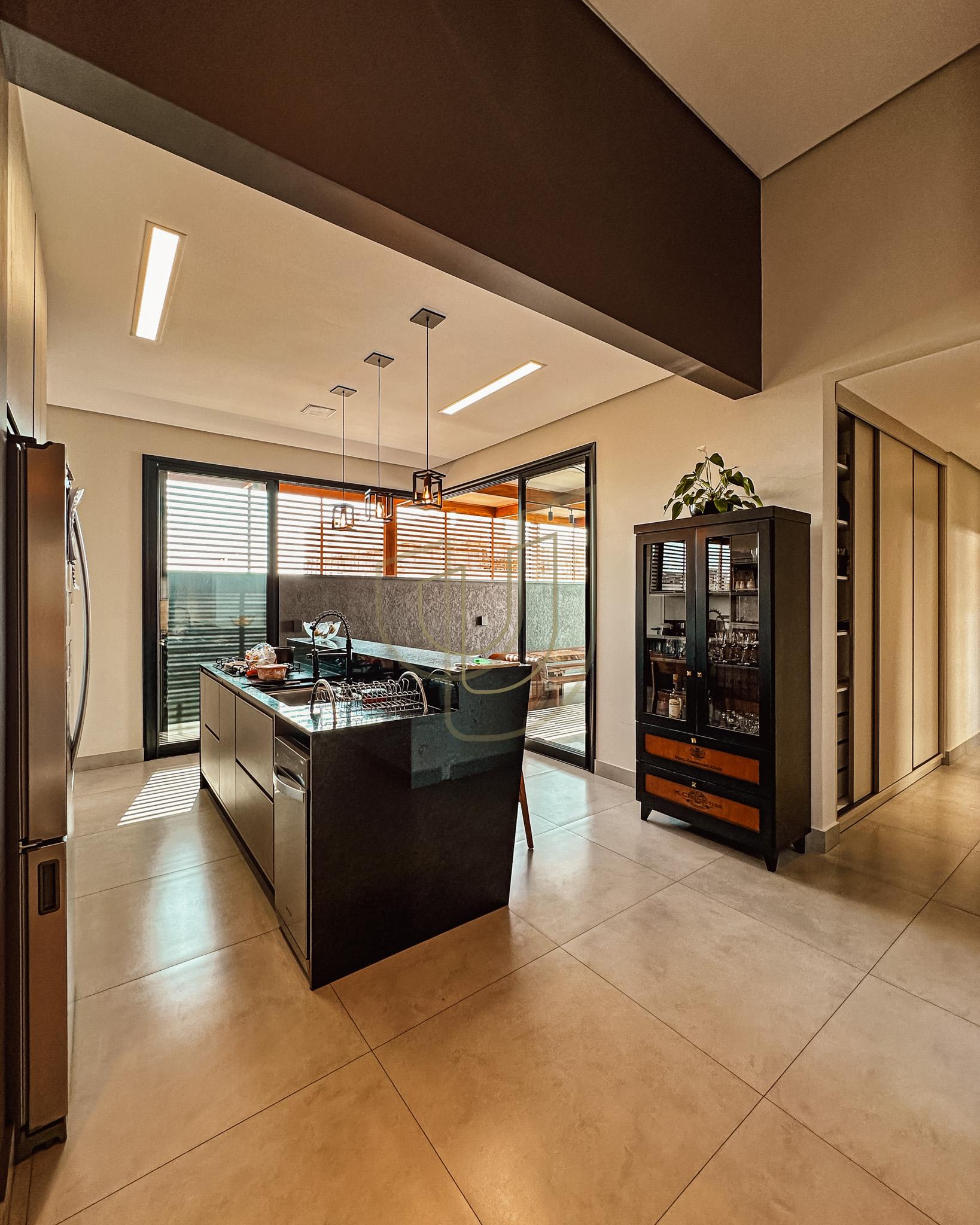 Casa T&eacute;rrea com 3 Dormit&oacute;rios no Santa M&ocirc;nica - Ca&ccedil;apava/SP  Caçapava - 