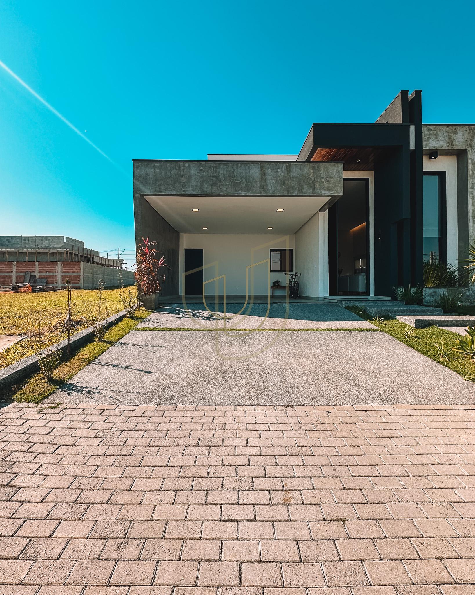 Casa T&eacute;rrea com 3 Dormit&oacute;rios no Santa M&ocirc;nica - Ca&ccedil;apava/SP  Caçapava - 