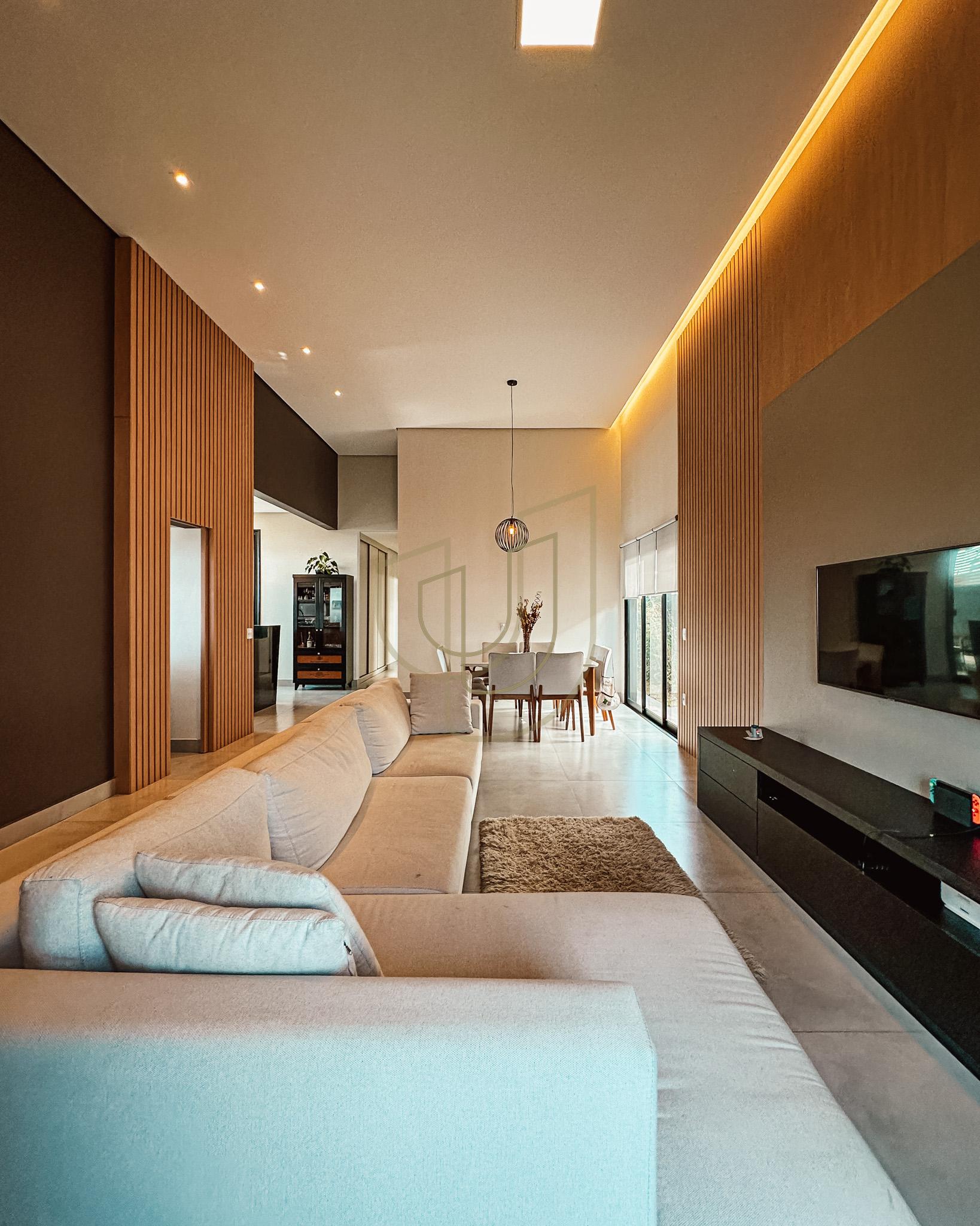 Casa T&eacute;rrea com 3 Dormit&oacute;rios no Santa M&ocirc;nica - Ca&ccedil;apava/SP  Caçapava - 