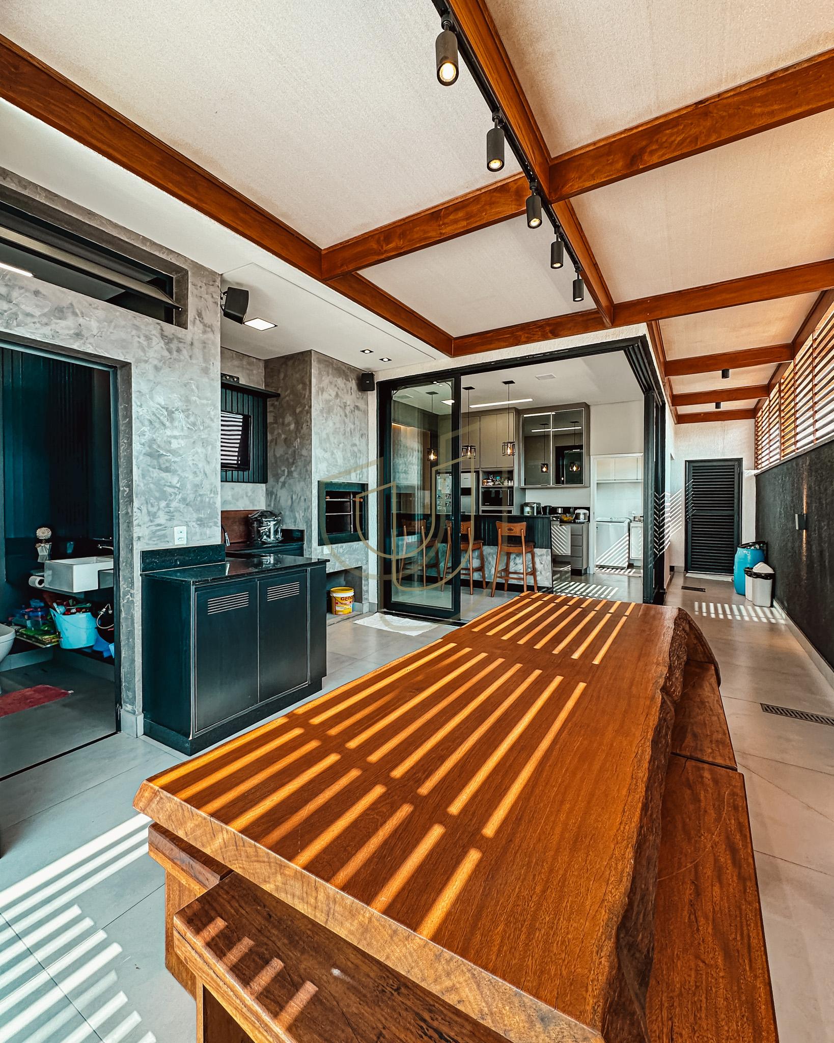 Casa T&eacute;rrea com 3 Dormit&oacute;rios no Santa M&ocirc;nica - Ca&ccedil;apava/SP  Caçapava - 