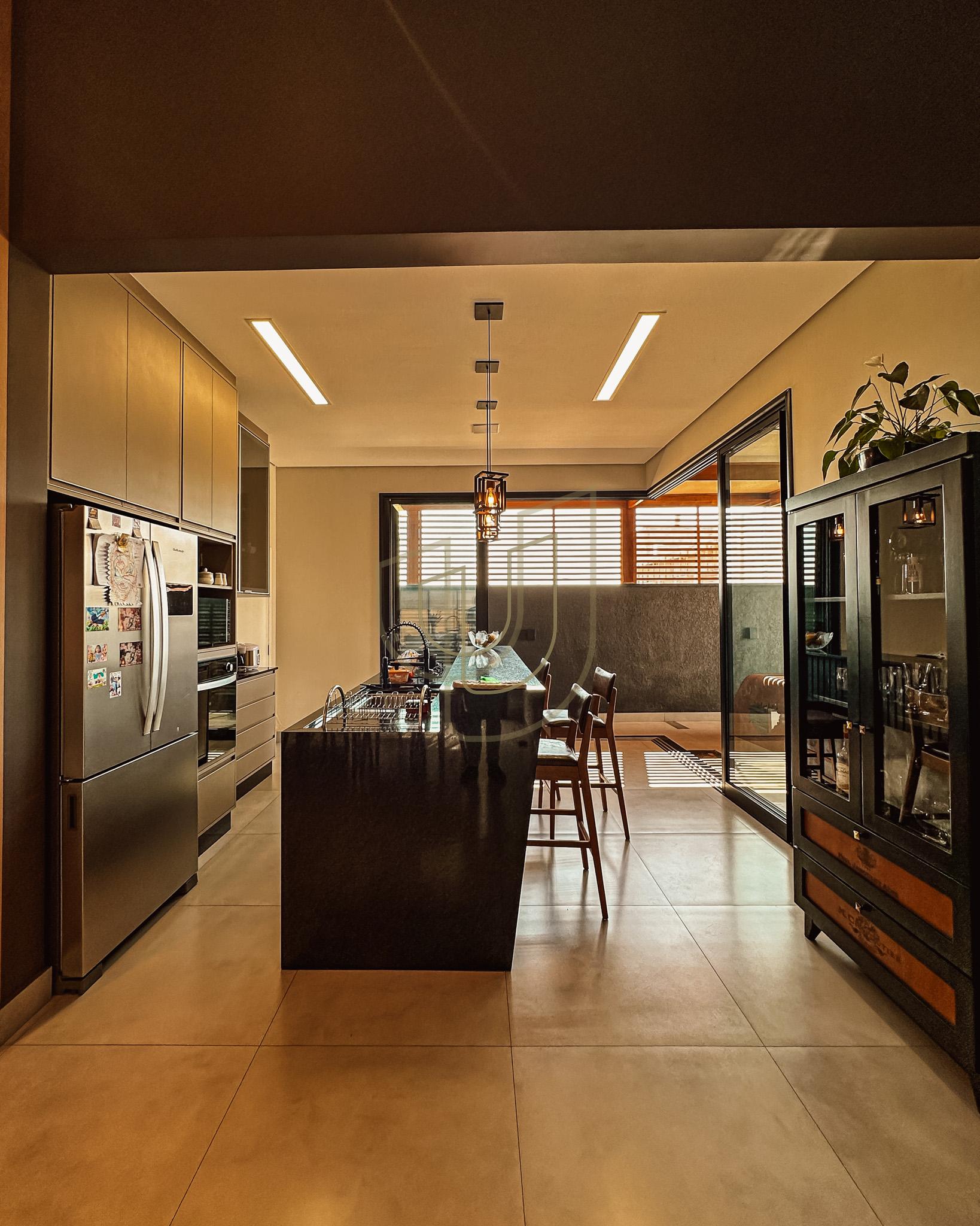 Casa T&eacute;rrea com 3 Dormit&oacute;rios no Santa M&ocirc;nica - Ca&ccedil;apava/SP  Caçapava - 