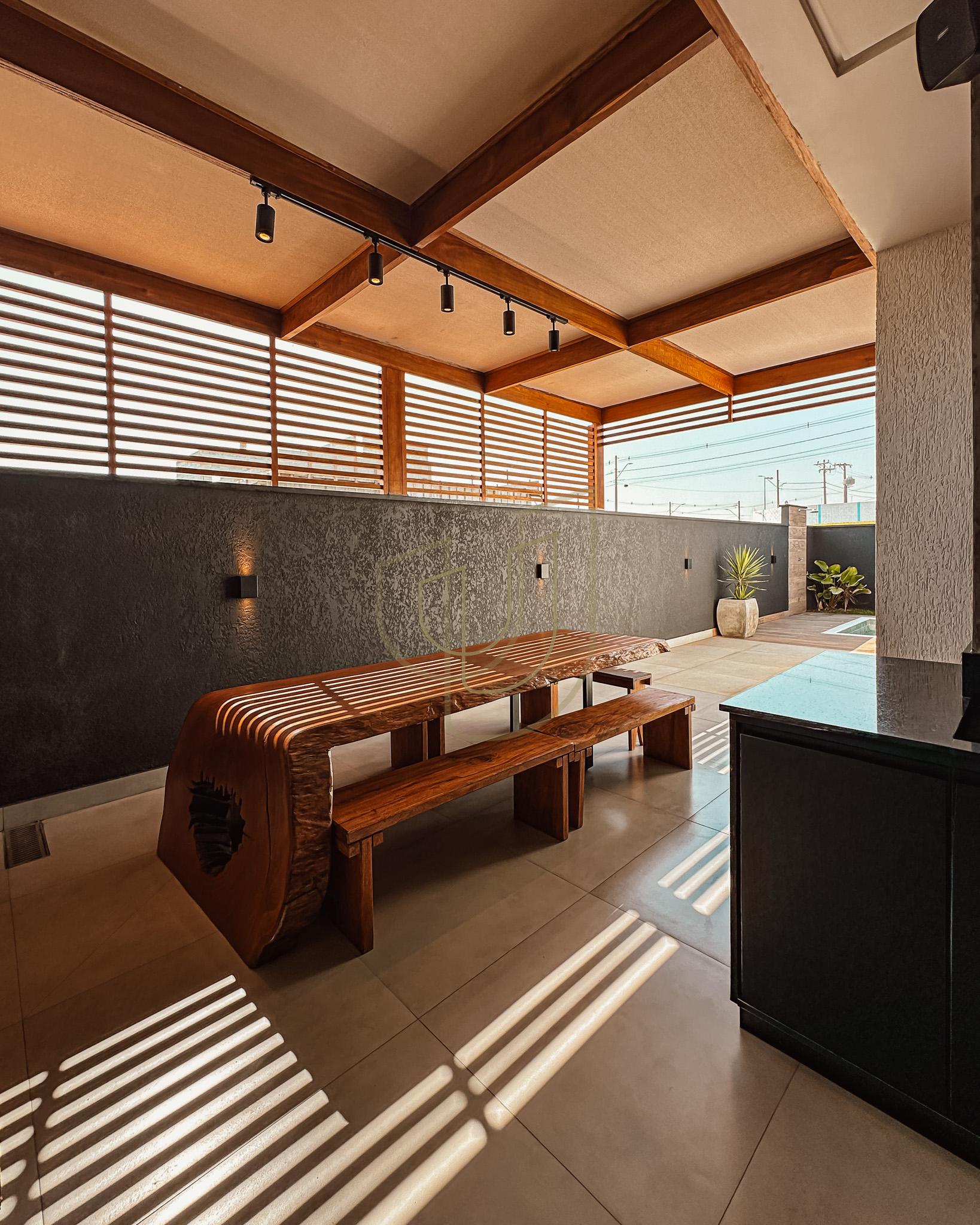 Casa T&eacute;rrea com 3 Dormit&oacute;rios no Santa M&ocirc;nica - Ca&ccedil;apava/SP  Caçapava - 