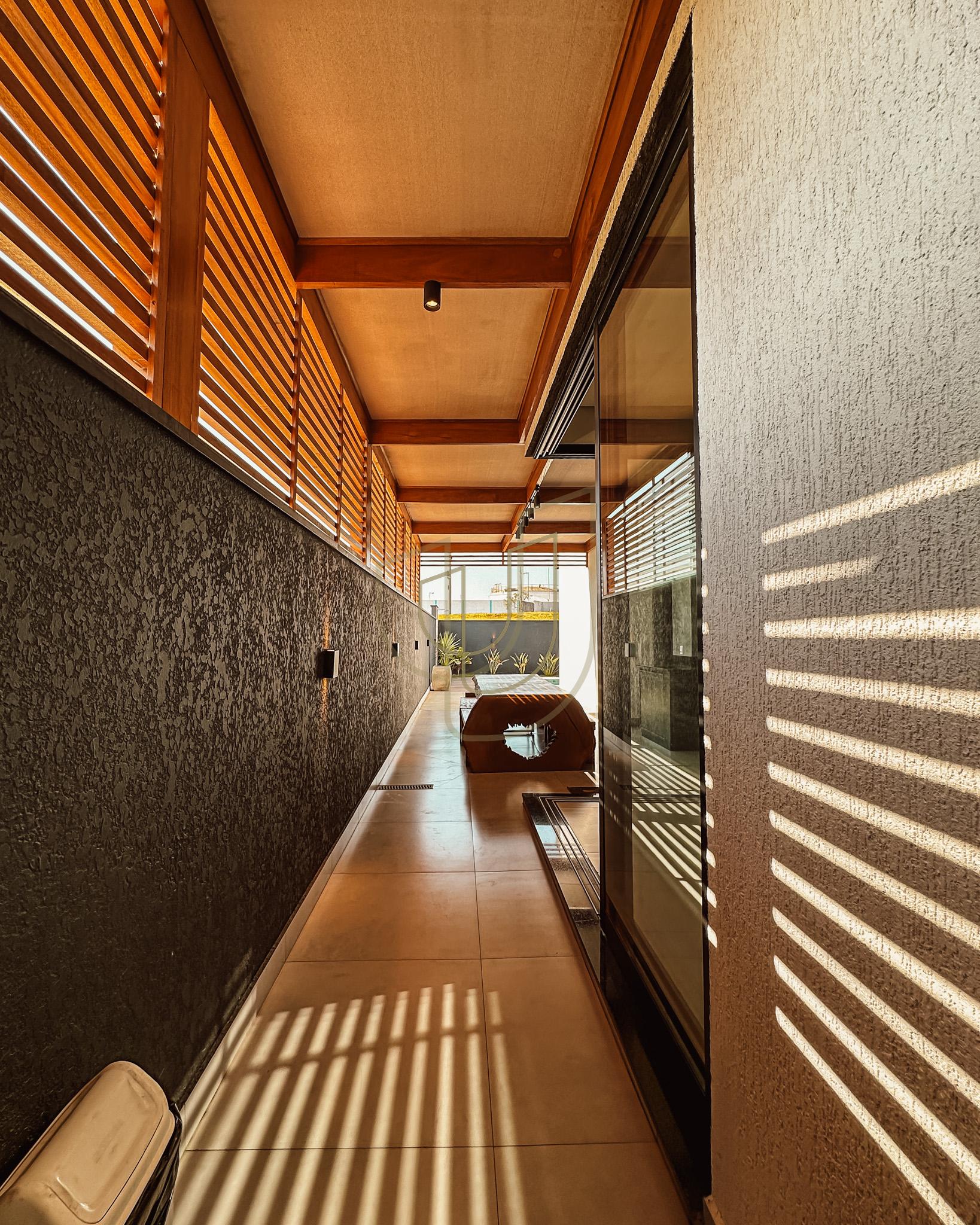 Casa T&eacute;rrea com 3 Dormit&oacute;rios no Santa M&ocirc;nica - Ca&ccedil;apava/SP  Caçapava - 