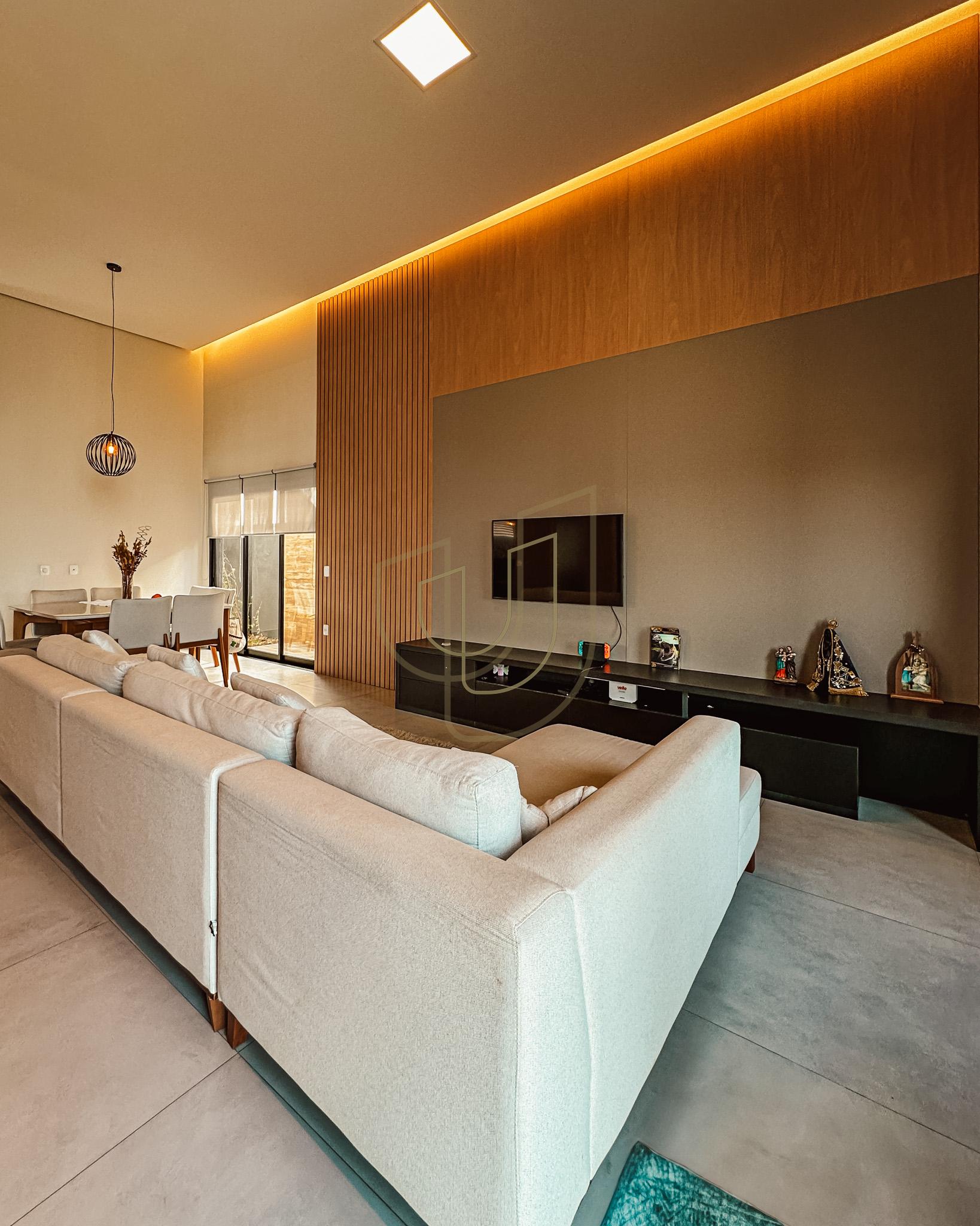 Casa T&eacute;rrea com 3 Dormit&oacute;rios no Santa M&ocirc;nica - Ca&ccedil;apava/SP  Caçapava - 