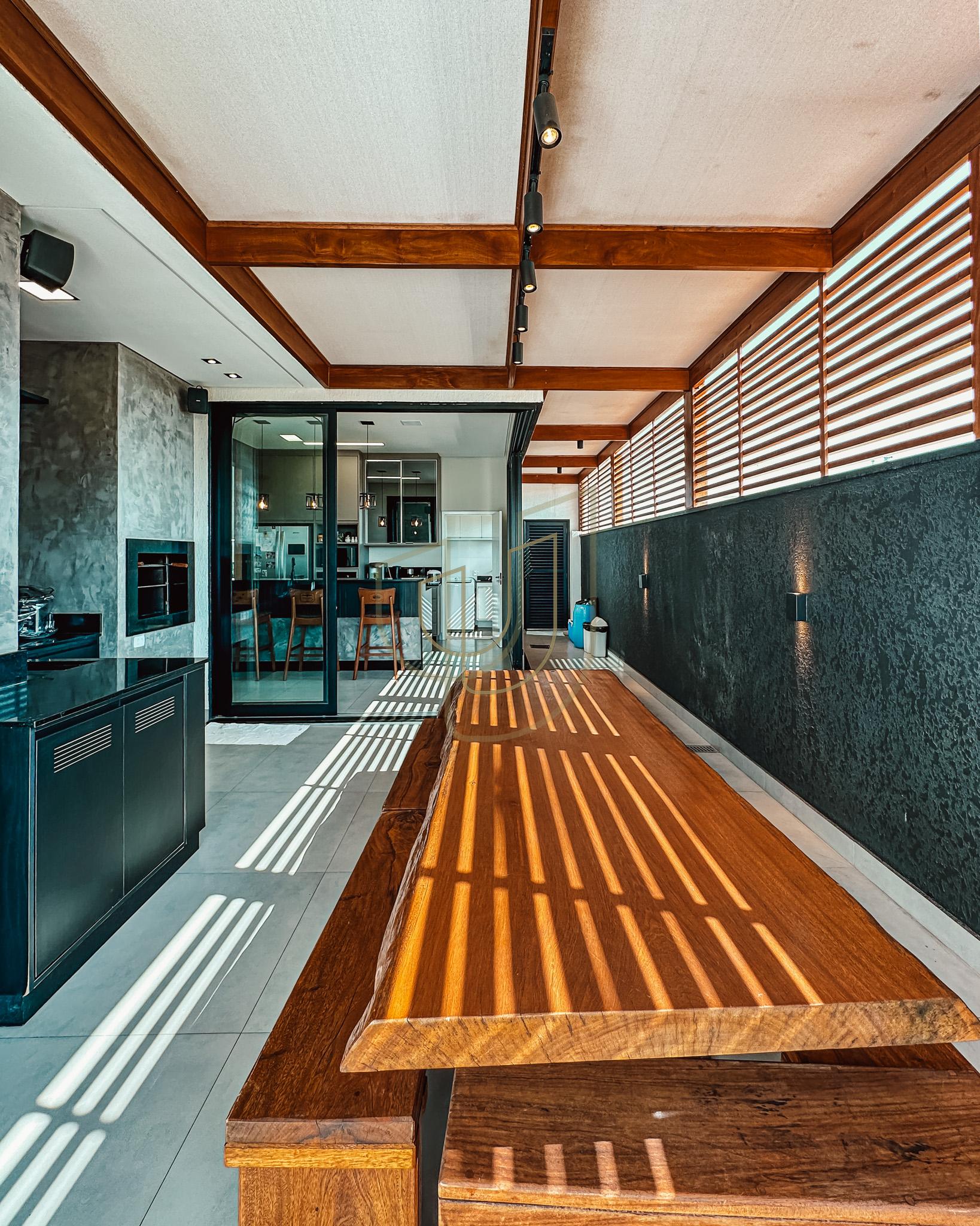 Casa T&eacute;rrea com 3 Dormit&oacute;rios no Santa M&ocirc;nica - Ca&ccedil;apava/SP  Caçapava - 