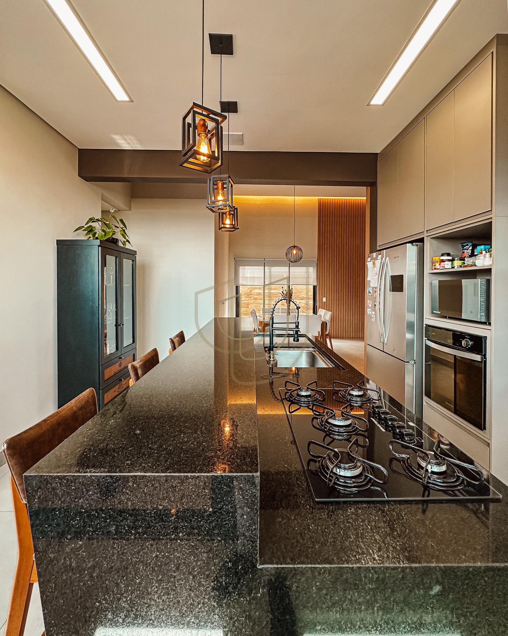 Casa T&eacute;rrea com 3 Dormit&oacute;rios no Santa M&ocirc;nica - Ca&ccedil;apava/SP  Caçapava - 