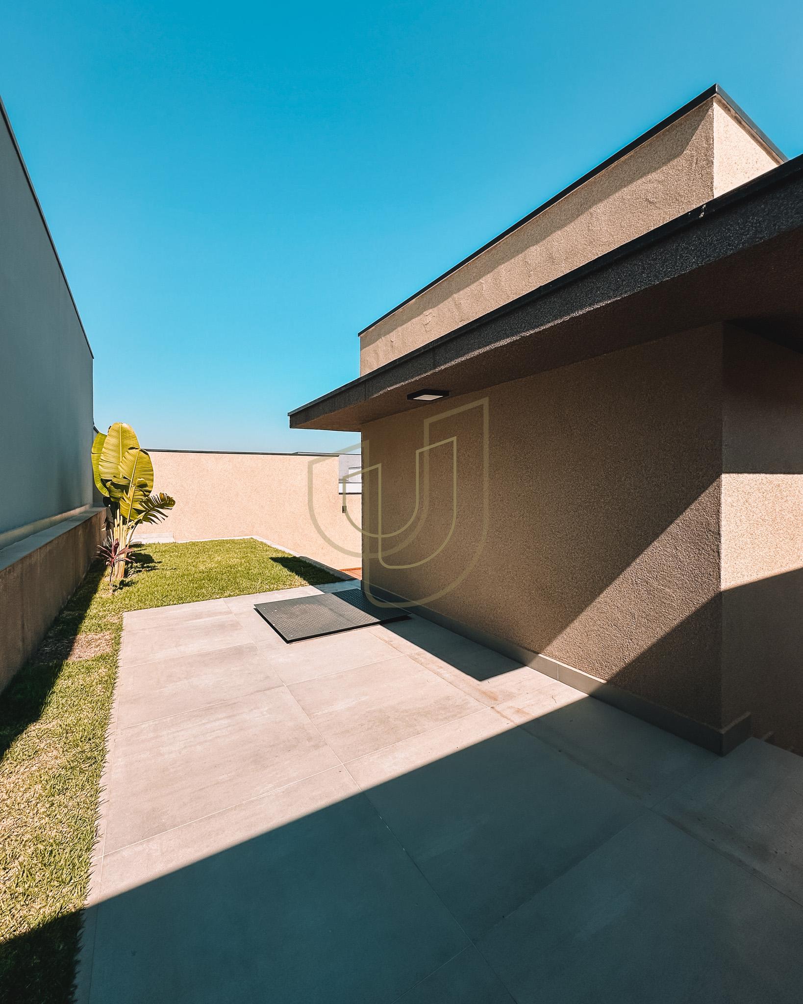 Casa T&eacute;rrea com 3 Dormit&oacute;rios no Santa M&ocirc;nica - Ca&ccedil;apava/SP  Caçapava - 