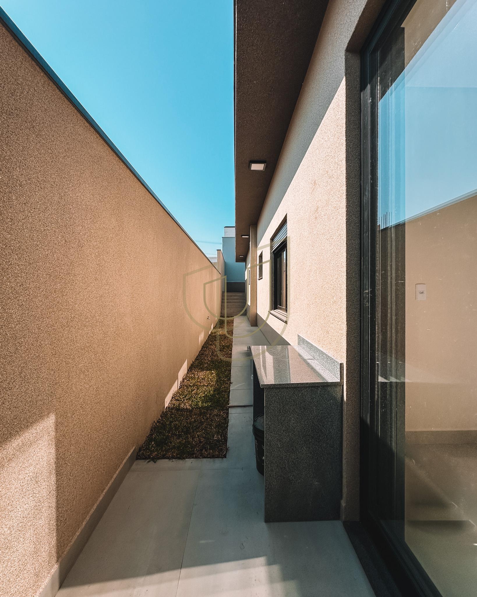 Casa T&eacute;rrea com 3 Dormit&oacute;rios no Santa M&ocirc;nica - Ca&ccedil;apava/SP  Caçapava - 