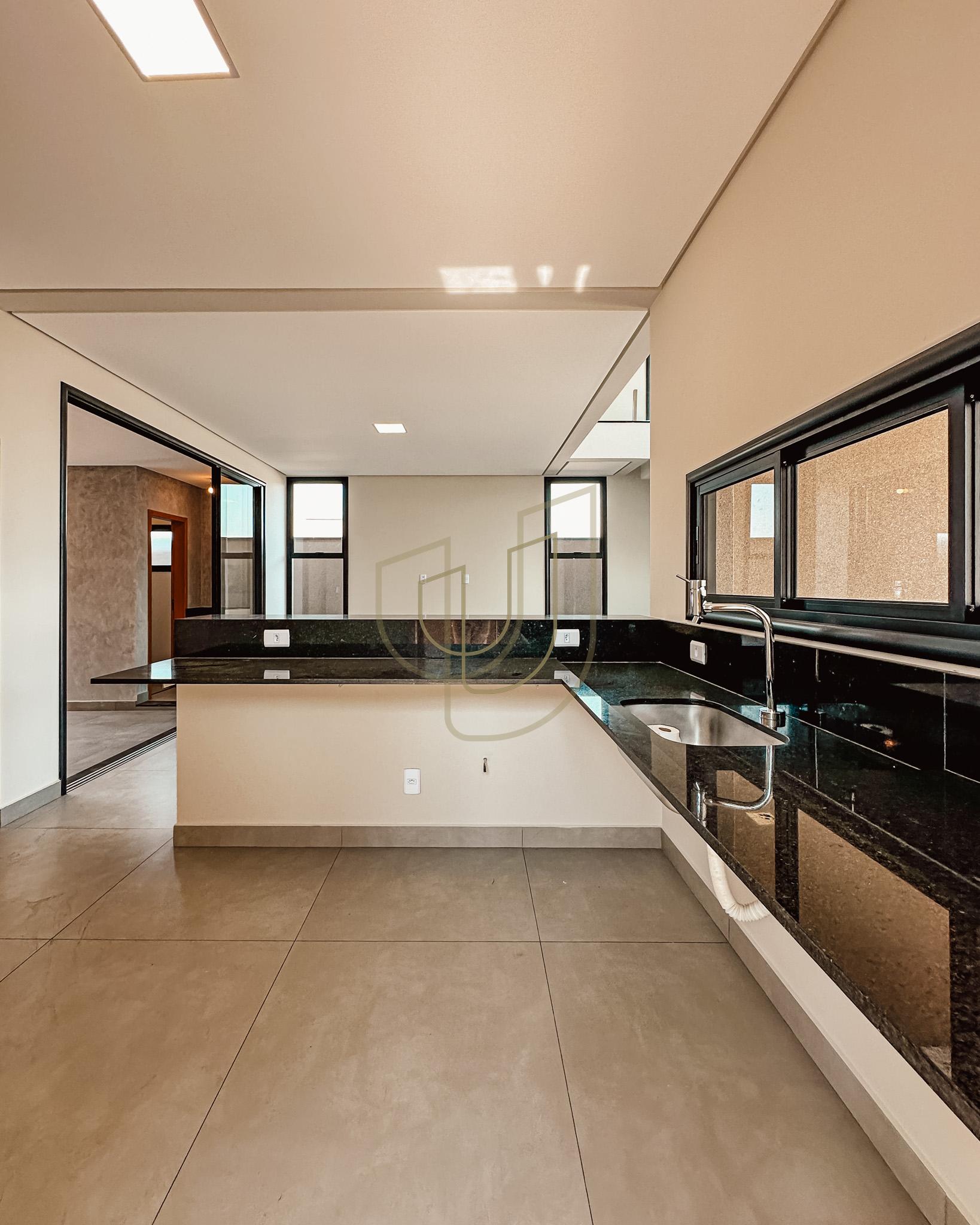 Casa T&eacute;rrea com 3 Dormit&oacute;rios no Santa M&ocirc;nica - Ca&ccedil;apava/SP  Caçapava - 