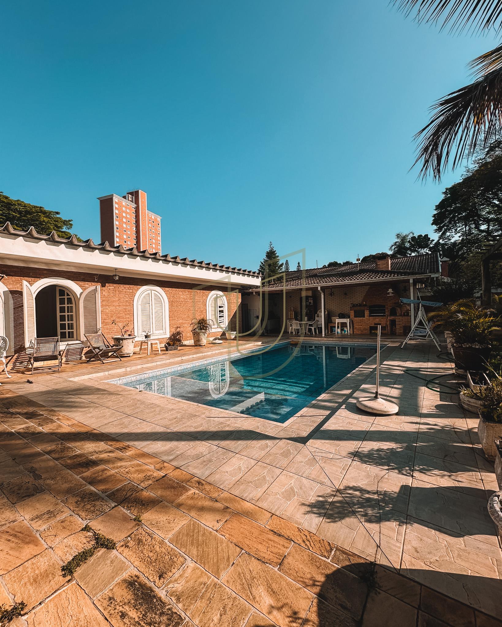 Casa T&eacute;rrea com 5 Dormit&oacute;rios no Jardim Esplanada - S&atilde;o Jos&eacute; dos Campos/SP  São José dos Campos - 