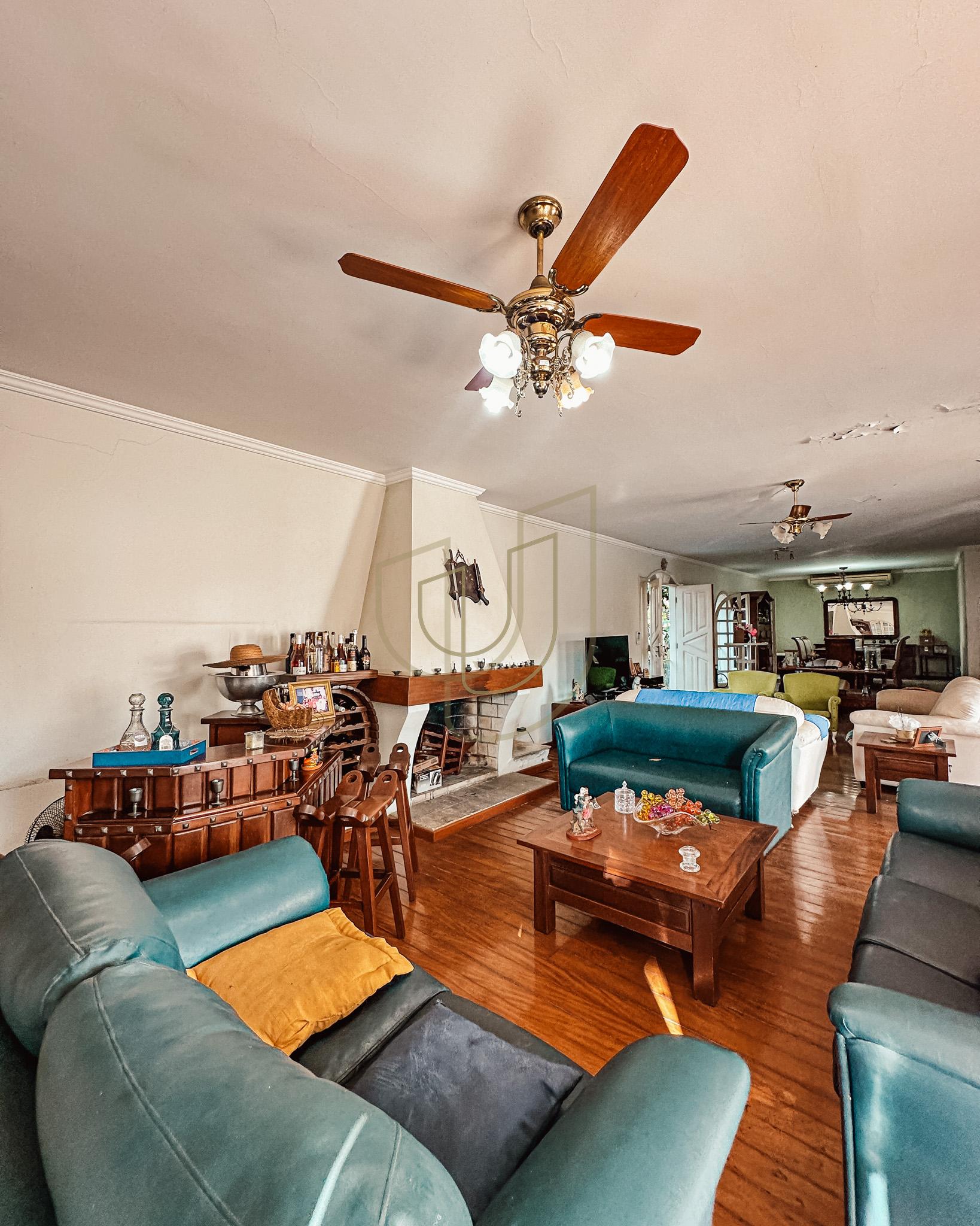 Casa T&eacute;rrea com 5 Dormit&oacute;rios no Jardim Esplanada - S&atilde;o Jos&eacute; dos Campos/SP  São José dos Campos - 