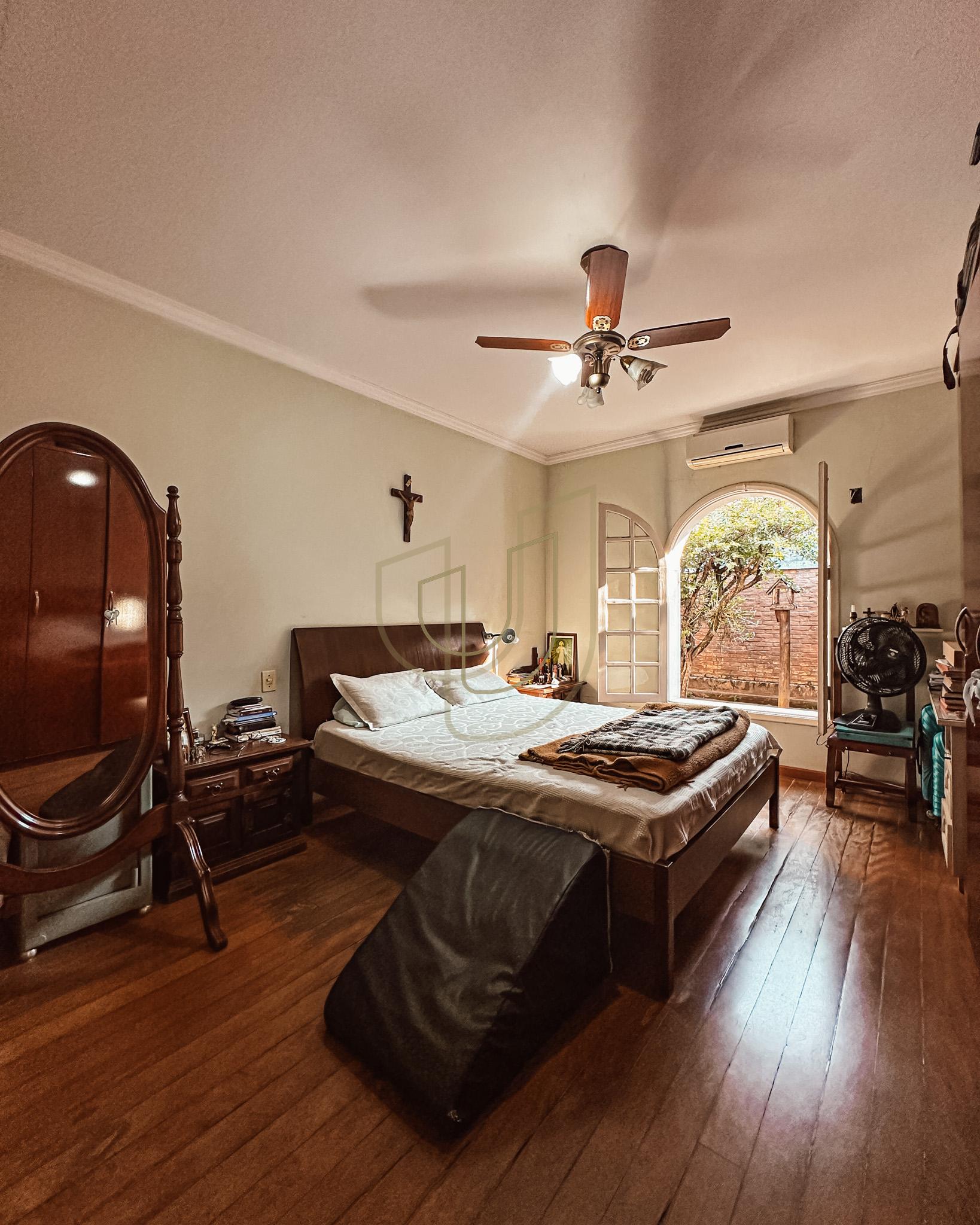 Casa T&eacute;rrea com 5 Dormit&oacute;rios no Jardim Esplanada - S&atilde;o Jos&eacute; dos Campos/SP  São José dos Campos - 