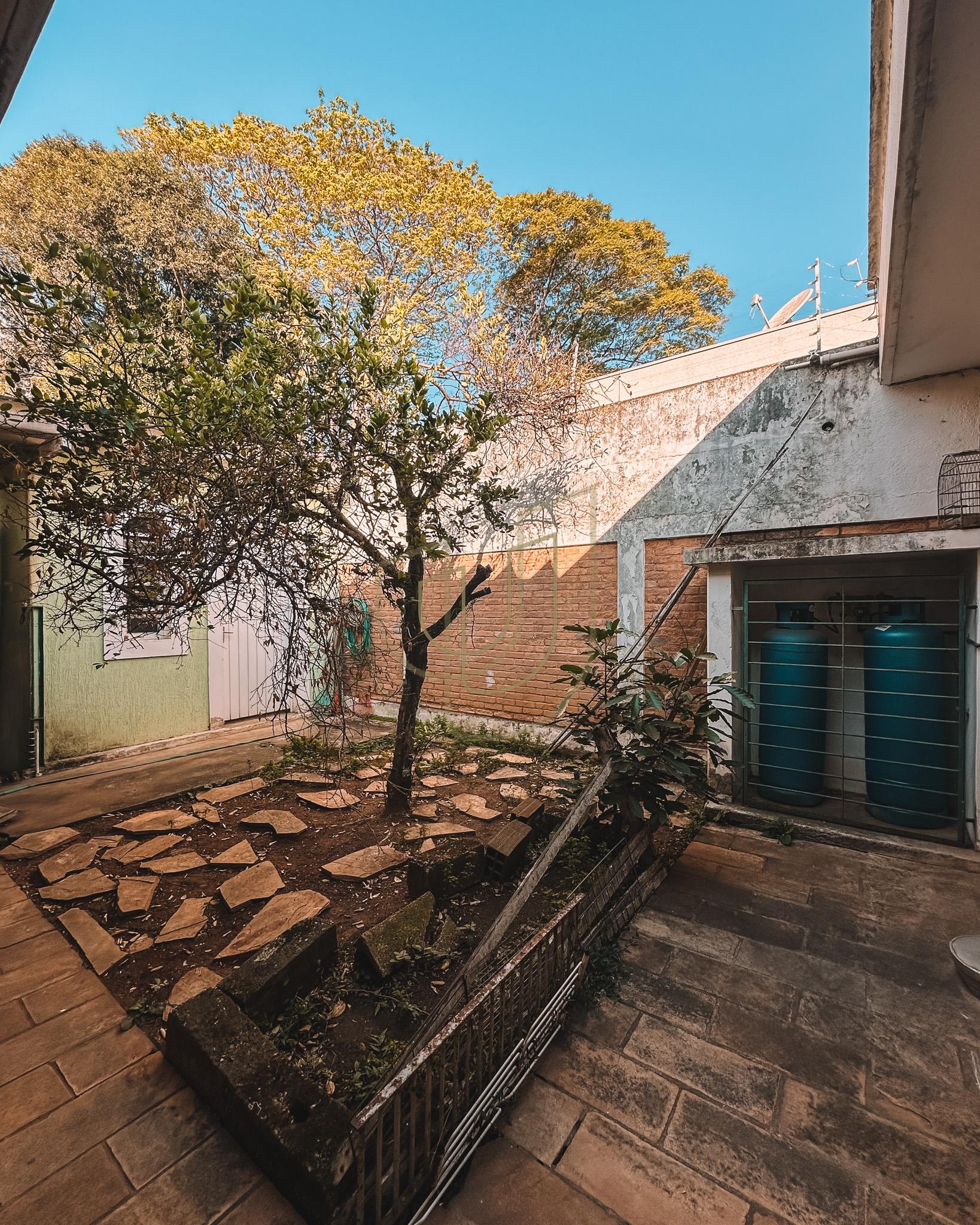 Casa T&eacute;rrea com 5 Dormit&oacute;rios no Jardim Esplanada - S&atilde;o Jos&eacute; dos Campos/SP  São José dos Campos - 