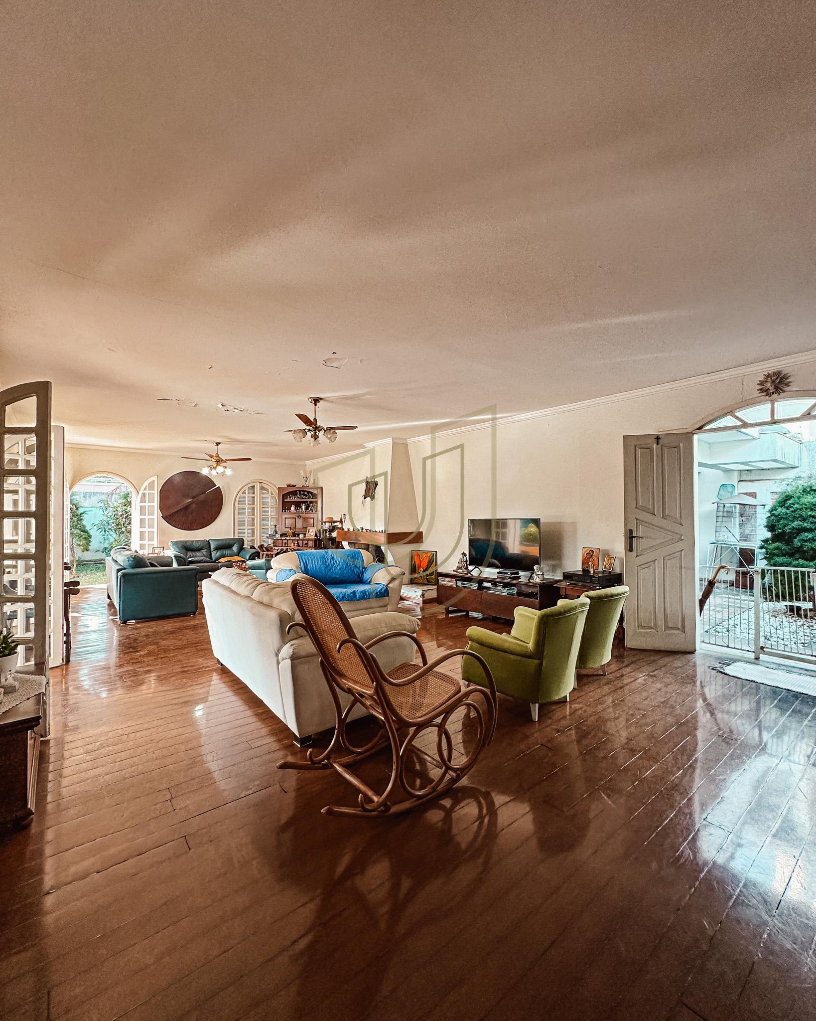 Casa T&eacute;rrea com 5 Dormit&oacute;rios no Jardim Esplanada - S&atilde;o Jos&eacute; dos Campos/SP  São José dos Campos - 