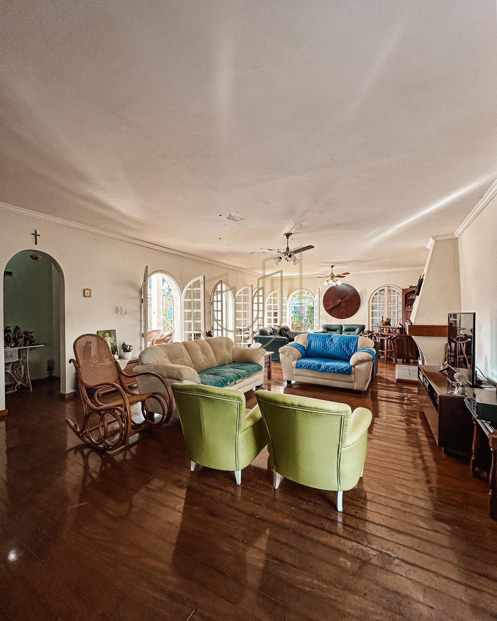 Casa T&eacute;rrea com 5 Dormit&oacute;rios no Jardim Esplanada - S&atilde;o Jos&eacute; dos Campos/SP  São José dos Campos - 