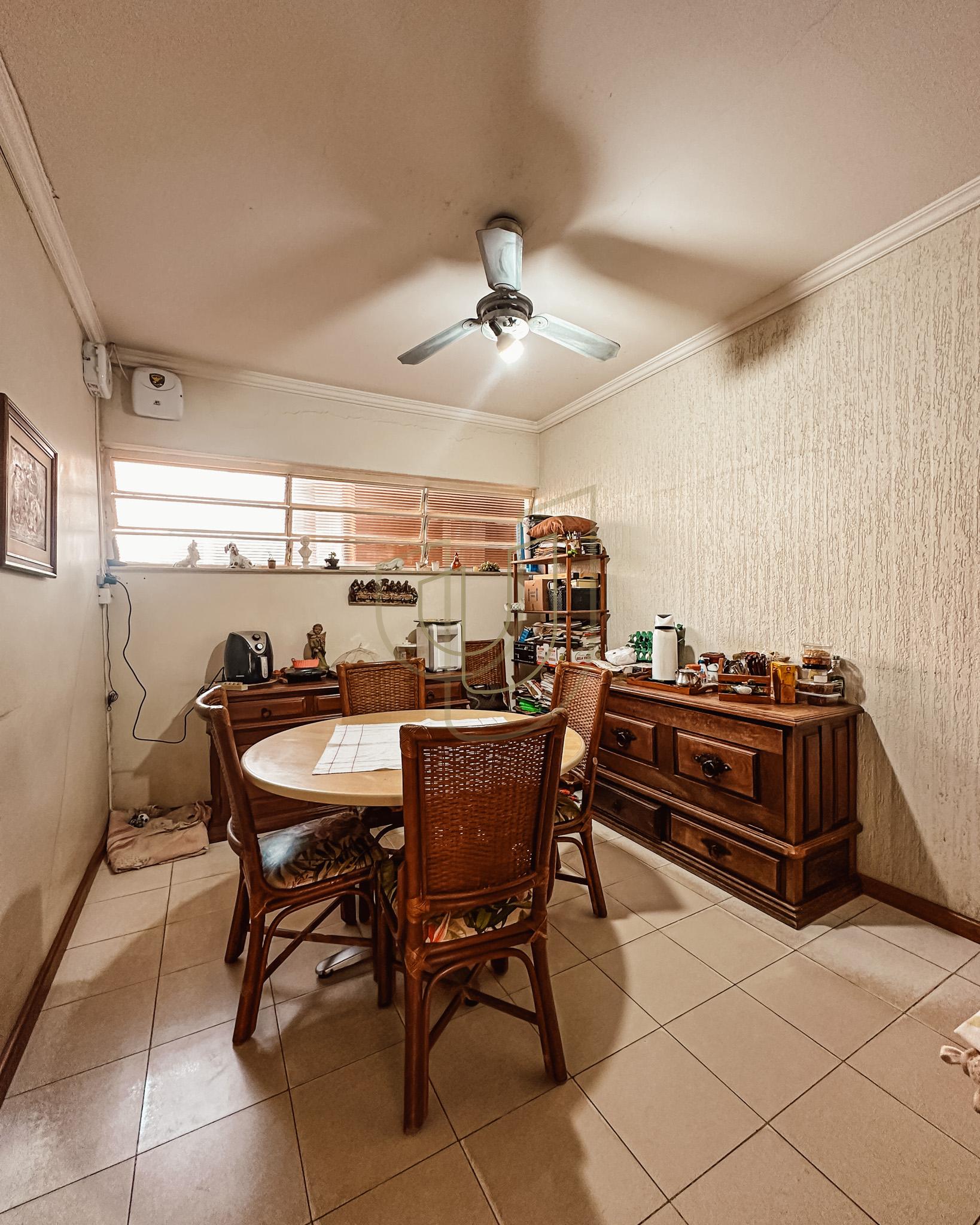 Casa T&eacute;rrea com 5 Dormit&oacute;rios no Jardim Esplanada - S&atilde;o Jos&eacute; dos Campos/SP  São José dos Campos - 