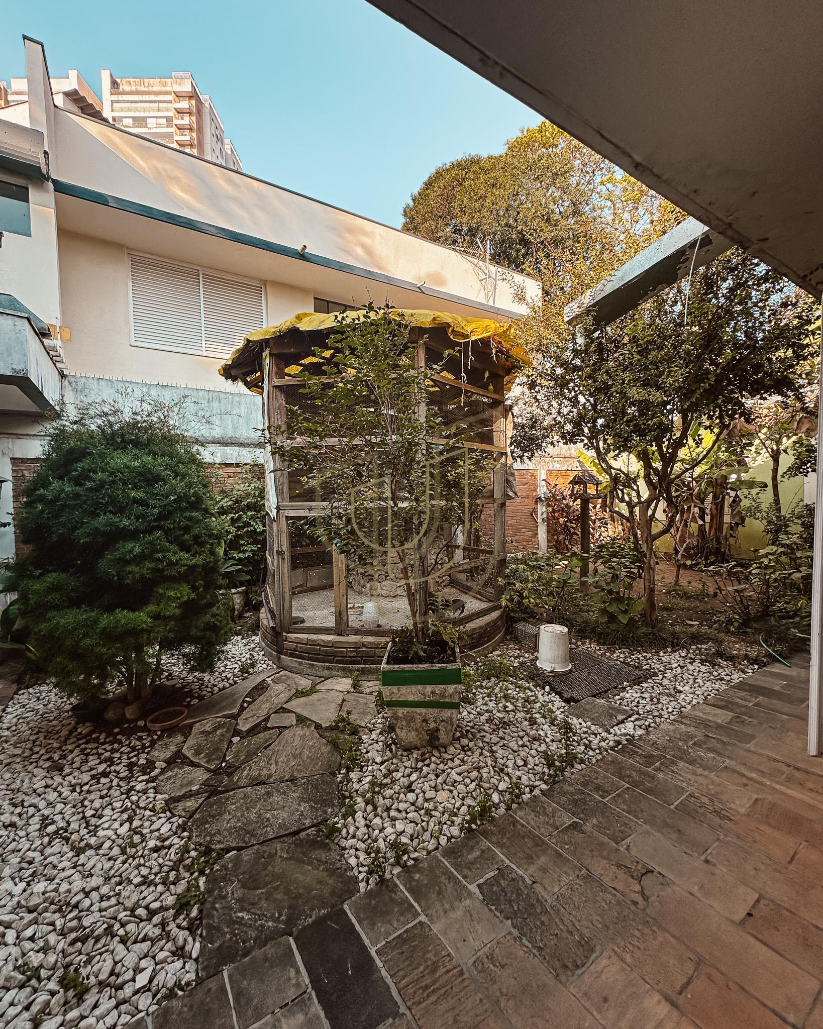 Casa T&eacute;rrea com 5 Dormit&oacute;rios no Jardim Esplanada - S&atilde;o Jos&eacute; dos Campos/SP  São José dos Campos - 