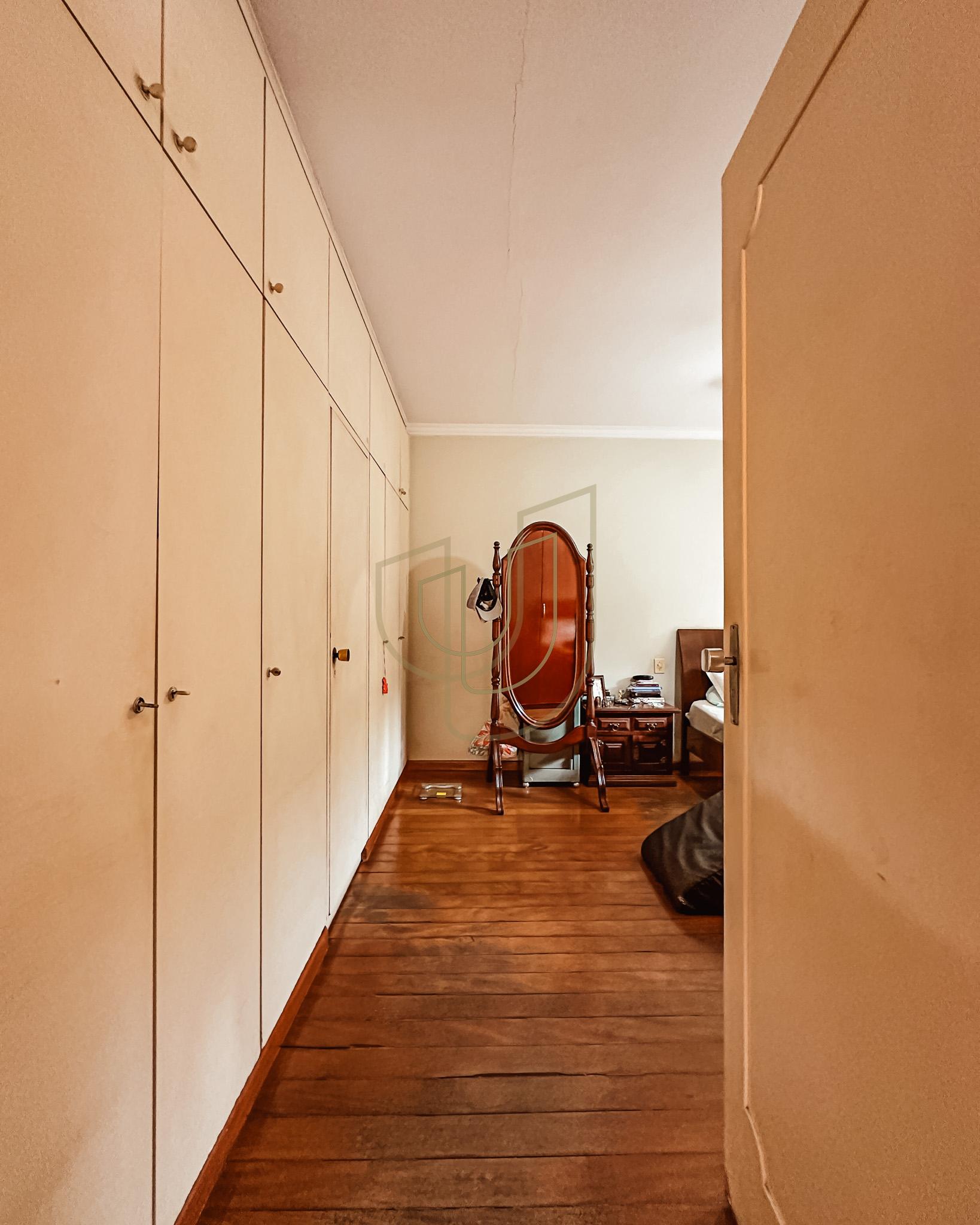 Casa T&eacute;rrea com 5 Dormit&oacute;rios no Jardim Esplanada - S&atilde;o Jos&eacute; dos Campos/SP  São José dos Campos - 