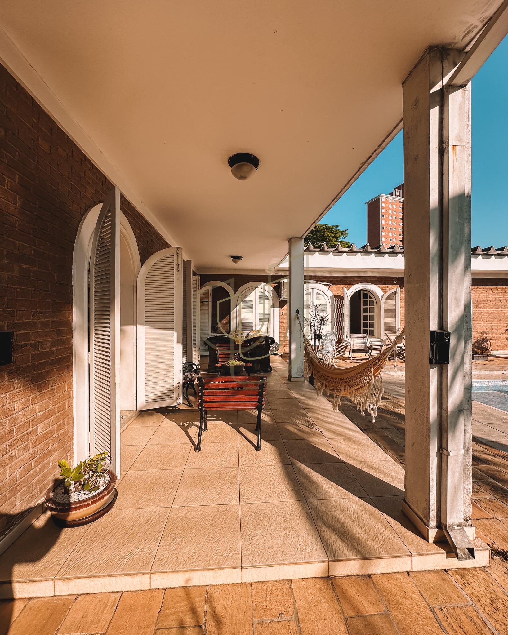 Casa T&eacute;rrea com 5 Dormit&oacute;rios no Jardim Esplanada - S&atilde;o Jos&eacute; dos Campos/SP  São José dos Campos - 