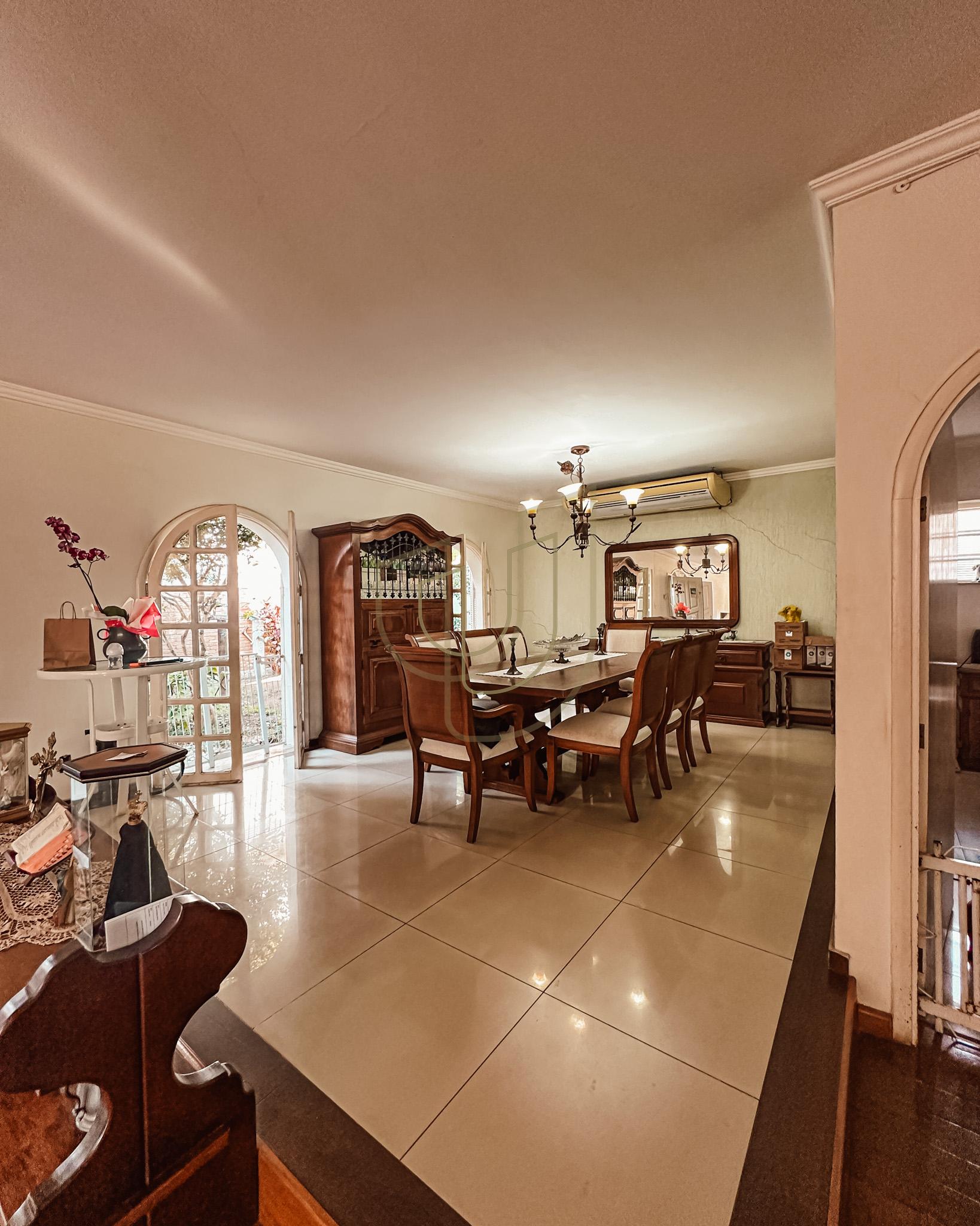 Casa T&eacute;rrea com 5 Dormit&oacute;rios no Jardim Esplanada - S&atilde;o Jos&eacute; dos Campos/SP  São José dos Campos - 