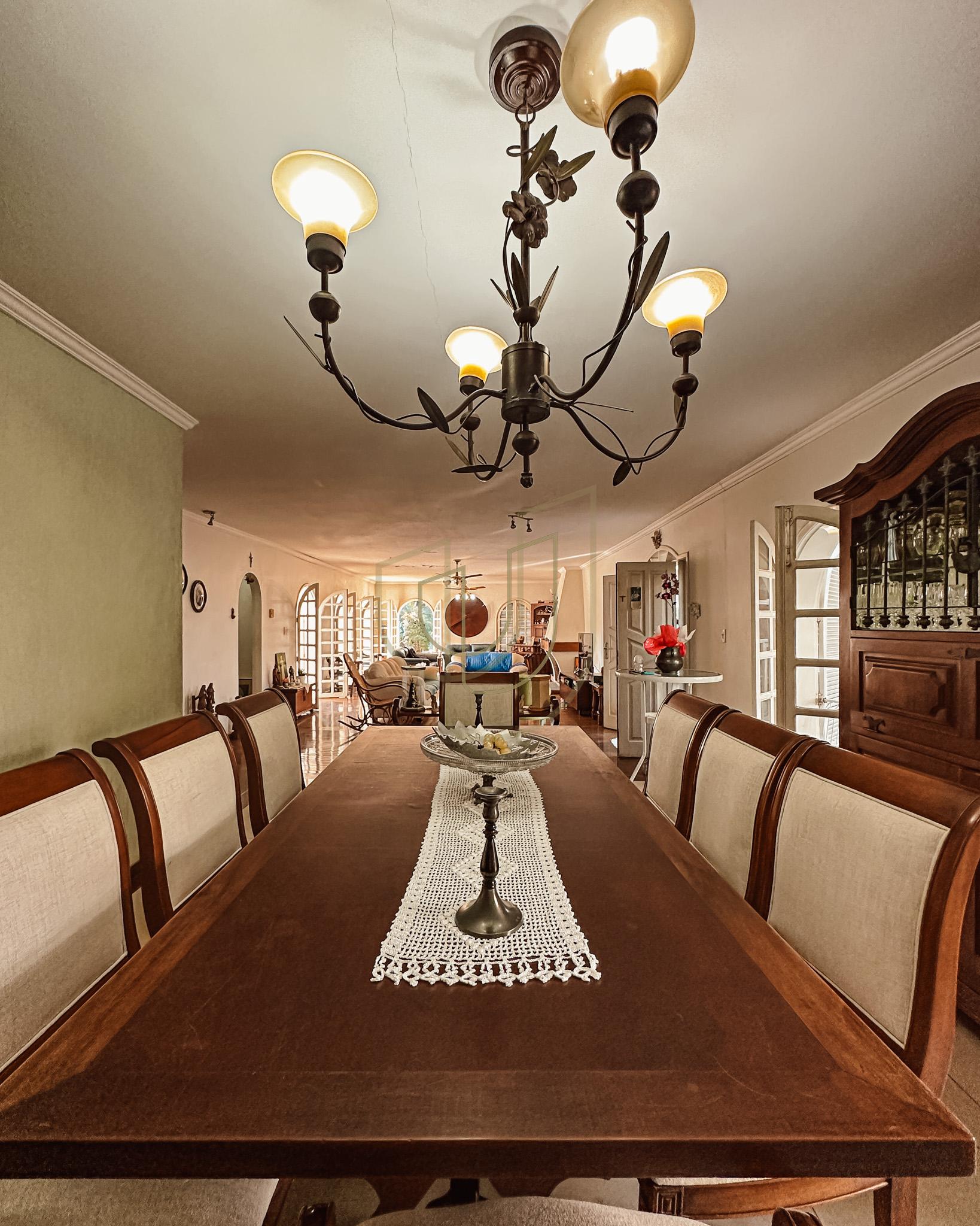 Casa T&eacute;rrea com 5 Dormit&oacute;rios no Jardim Esplanada - S&atilde;o Jos&eacute; dos Campos/SP  São José dos Campos - 