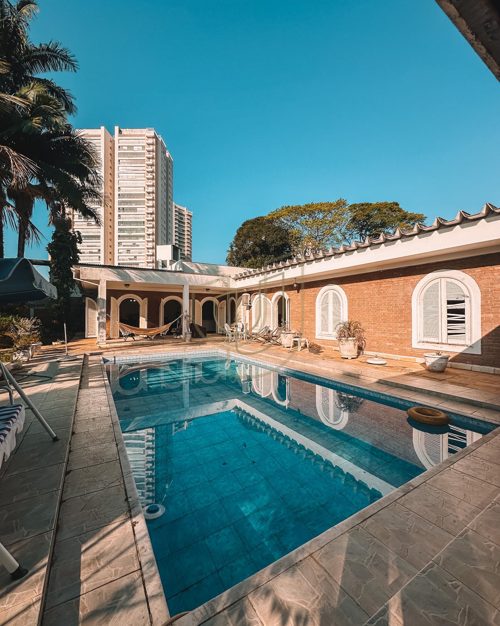 Casa T&eacute;rrea com 5 Dormit&oacute;rios no Jardim Esplanada - S&atilde;o Jos&eacute; dos Campos/SP  São José dos Campos - 