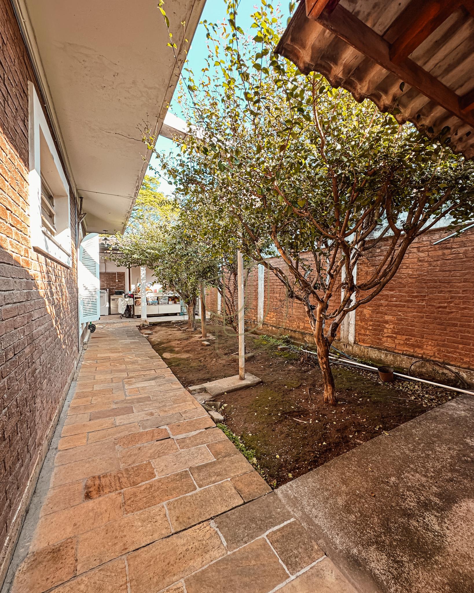 Casa T&eacute;rrea com 5 Dormit&oacute;rios no Jardim Esplanada - S&atilde;o Jos&eacute; dos Campos/SP  São José dos Campos - 