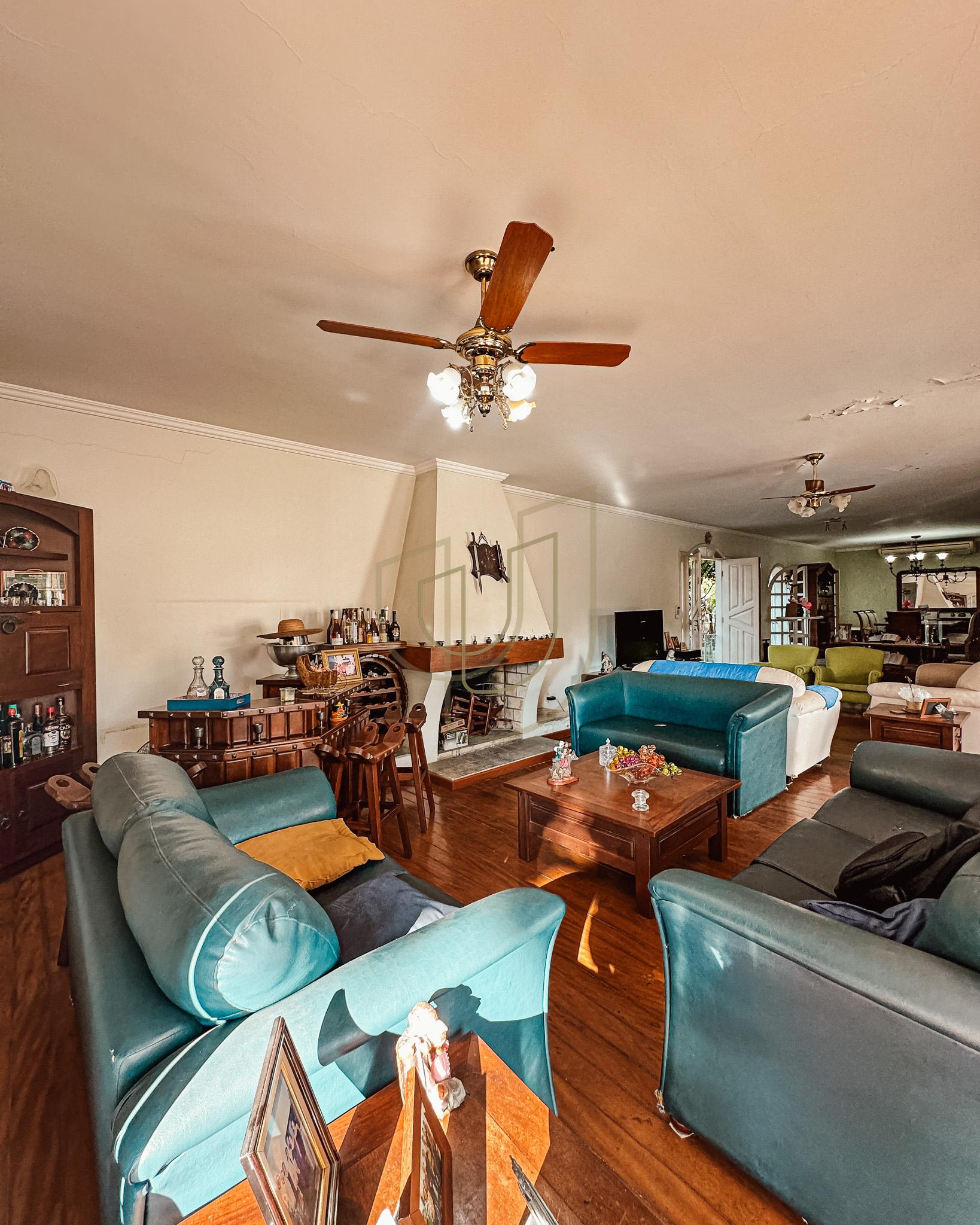 Casa T&eacute;rrea com 5 Dormit&oacute;rios no Jardim Esplanada - S&atilde;o Jos&eacute; dos Campos/SP  São José dos Campos - 