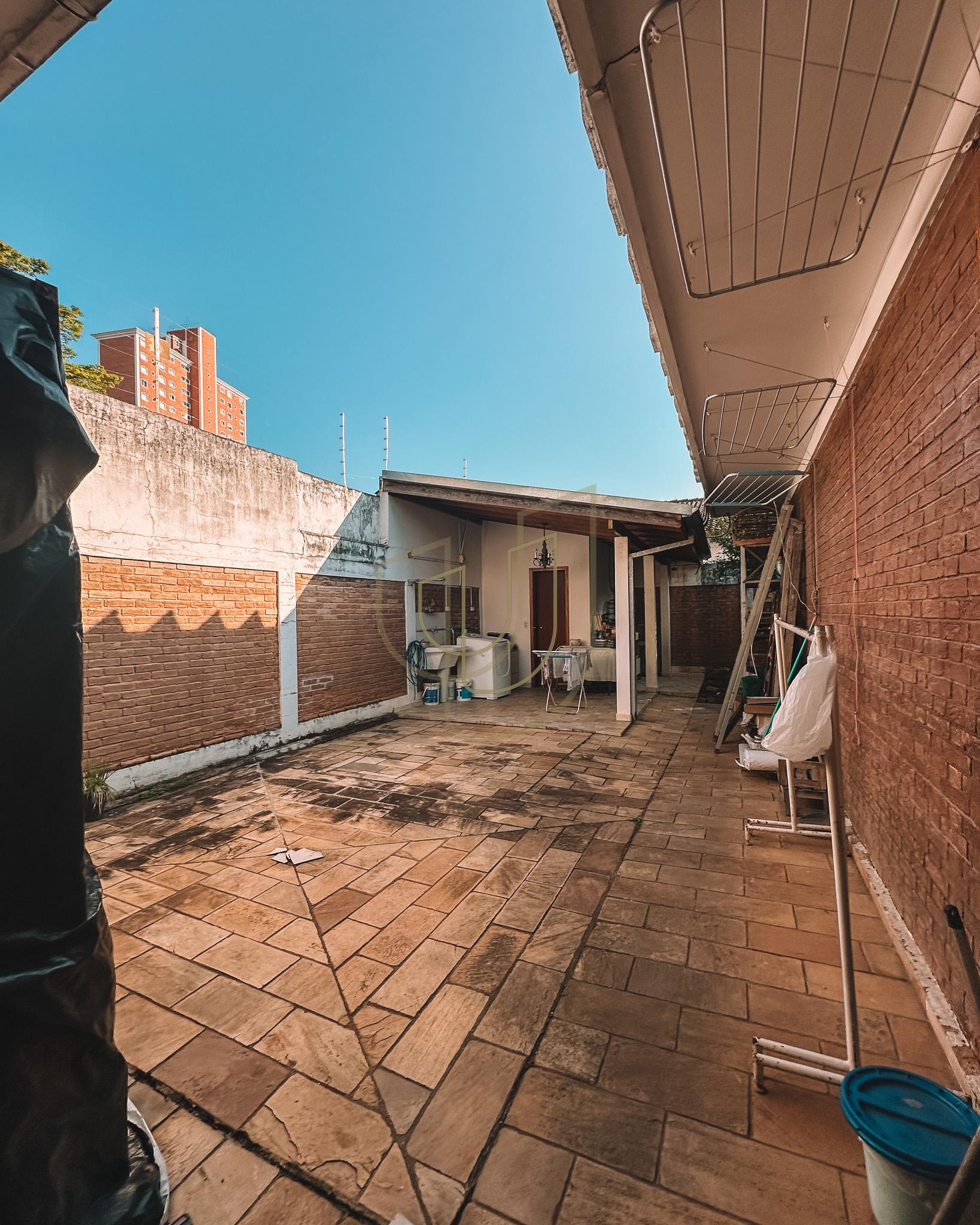 Casa T&eacute;rrea com 5 Dormit&oacute;rios no Jardim Esplanada - S&atilde;o Jos&eacute; dos Campos/SP  São José dos Campos - 